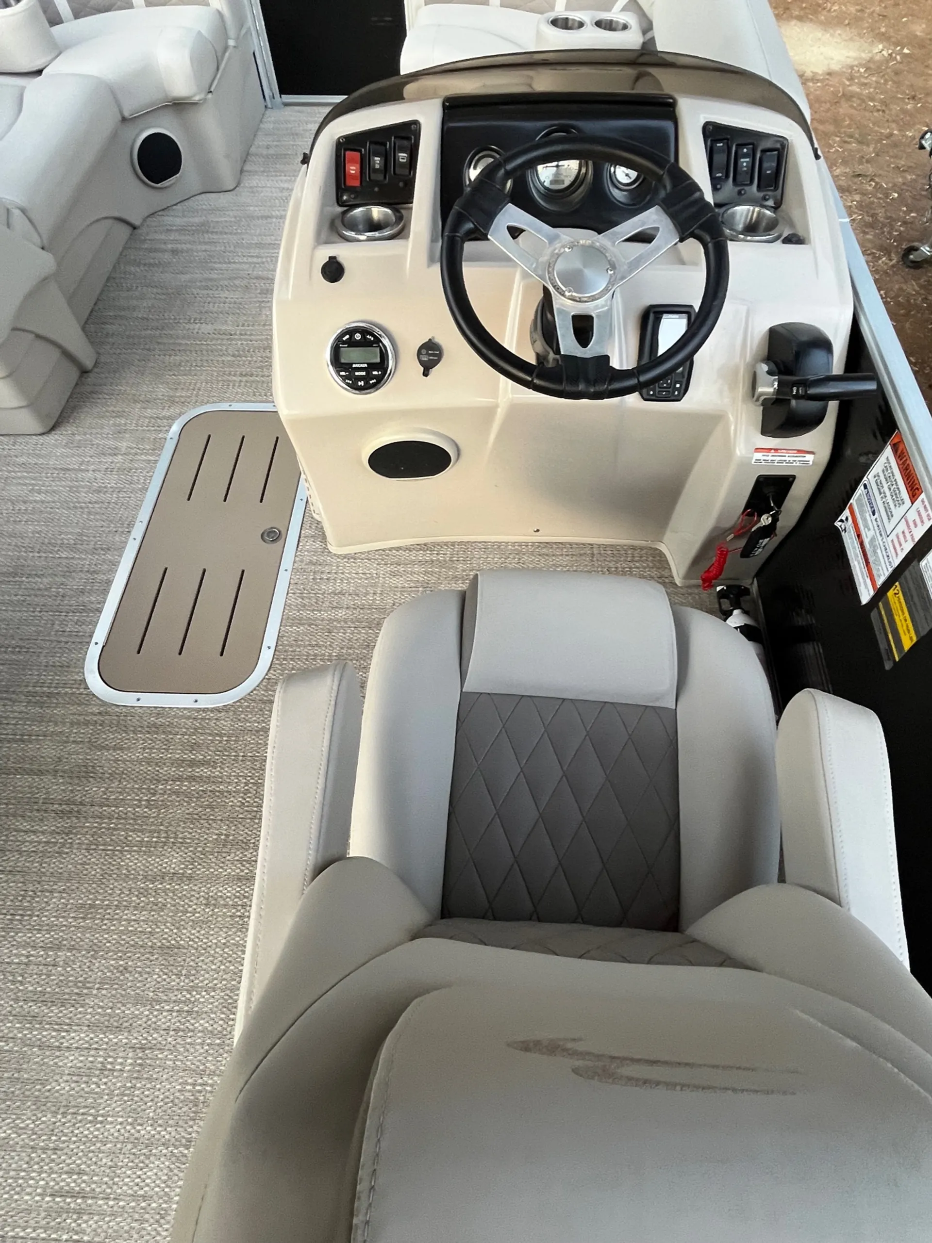 BENNINGTON MARINE 22 SSRX- PREMIUM in El Dorado Hills, CA — photo 6