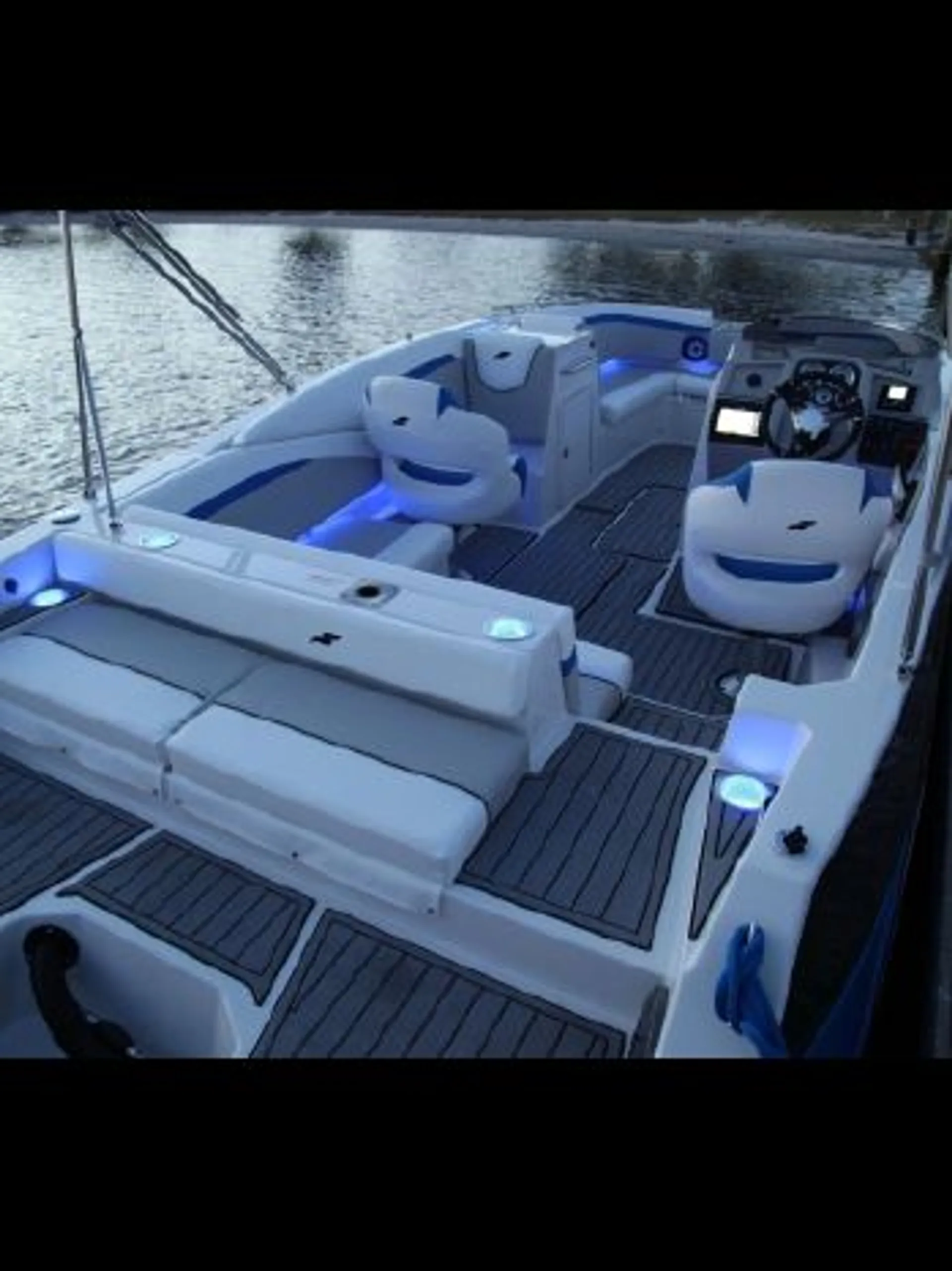 SUPERB BOAT 9PAX | CRUISING DOLPHIN WATCH SUNBATHING SWIMMING  FISHING