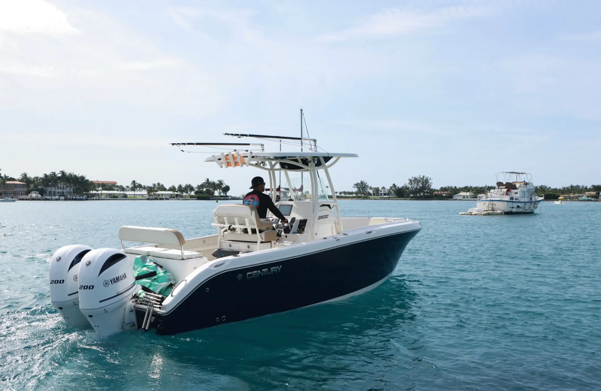 GORGEOUS & SPACIOUS CENTER CONSOLE BOAT! Enjoy the water in style!!!