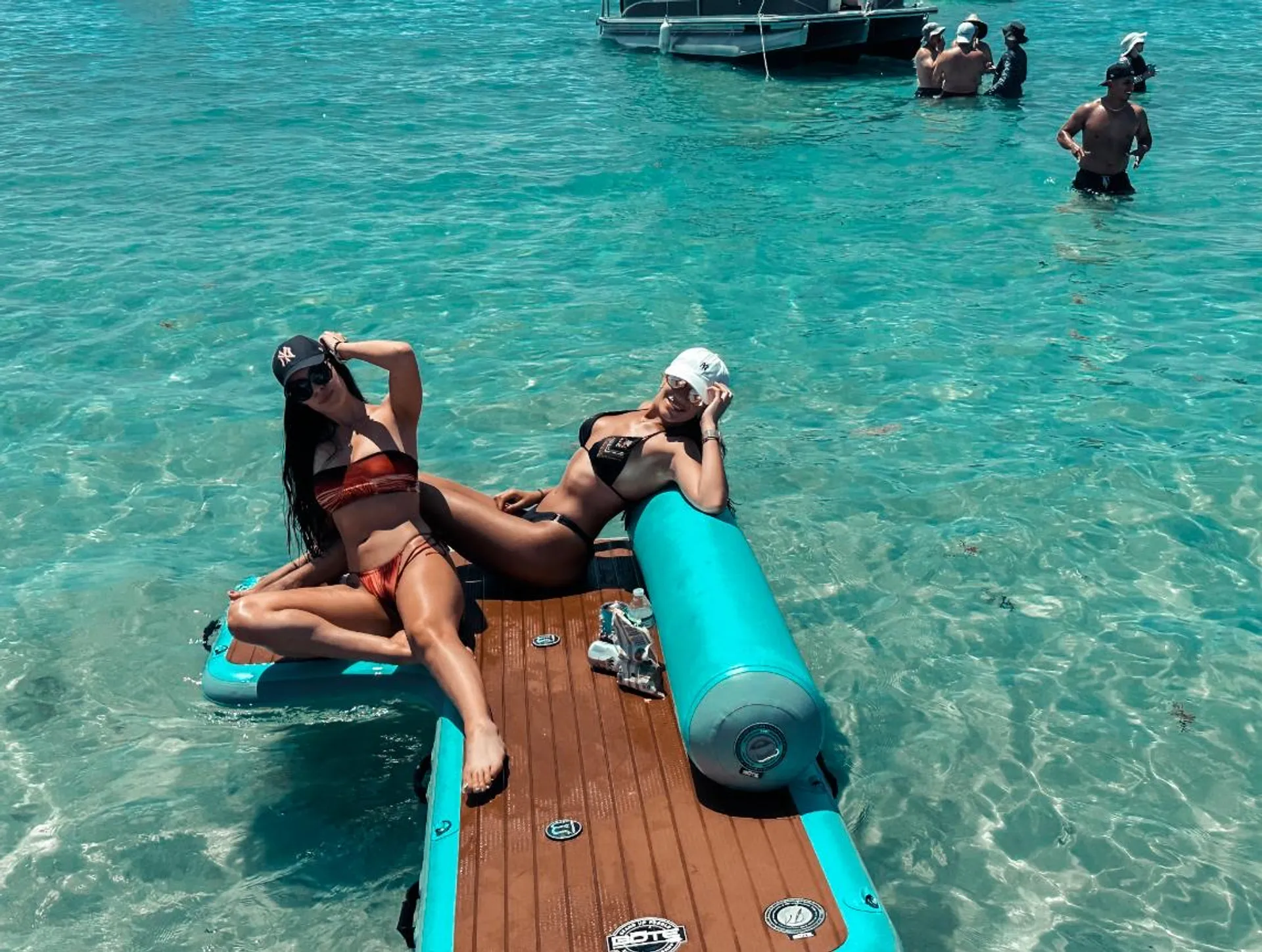 GORGEOUS & SPACIOUS CENTER CONSOLE BOAT! Enjoy the water in style!!!