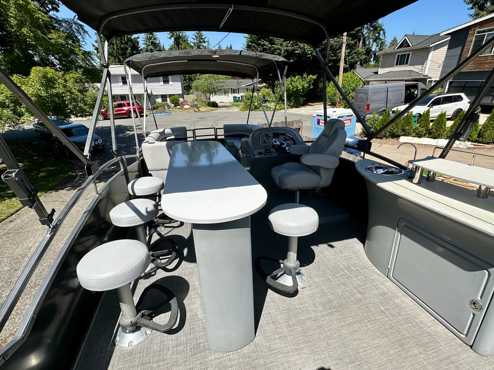 Lexington 526 pontoon boat