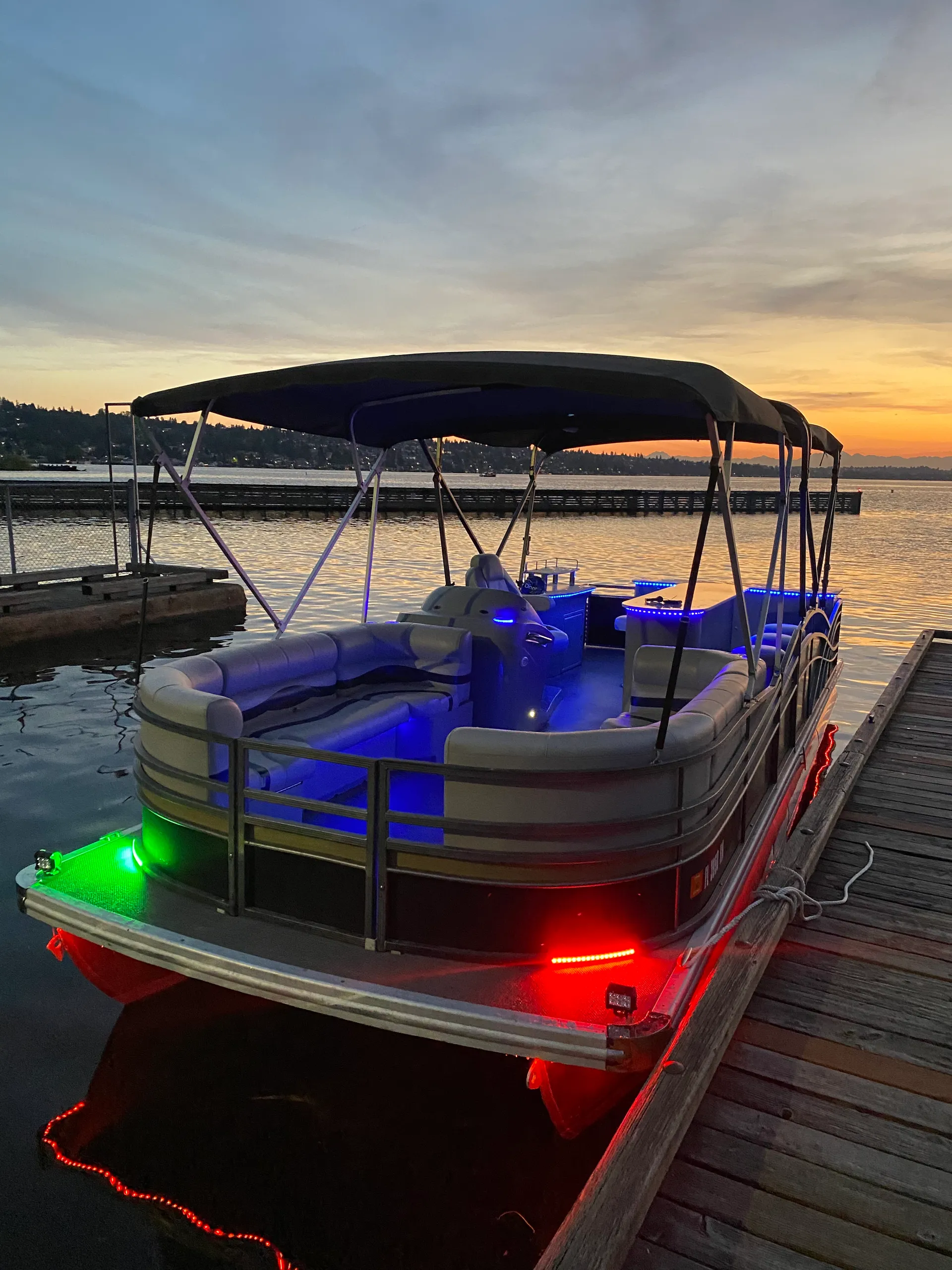 Lexington 526 pontoon boat