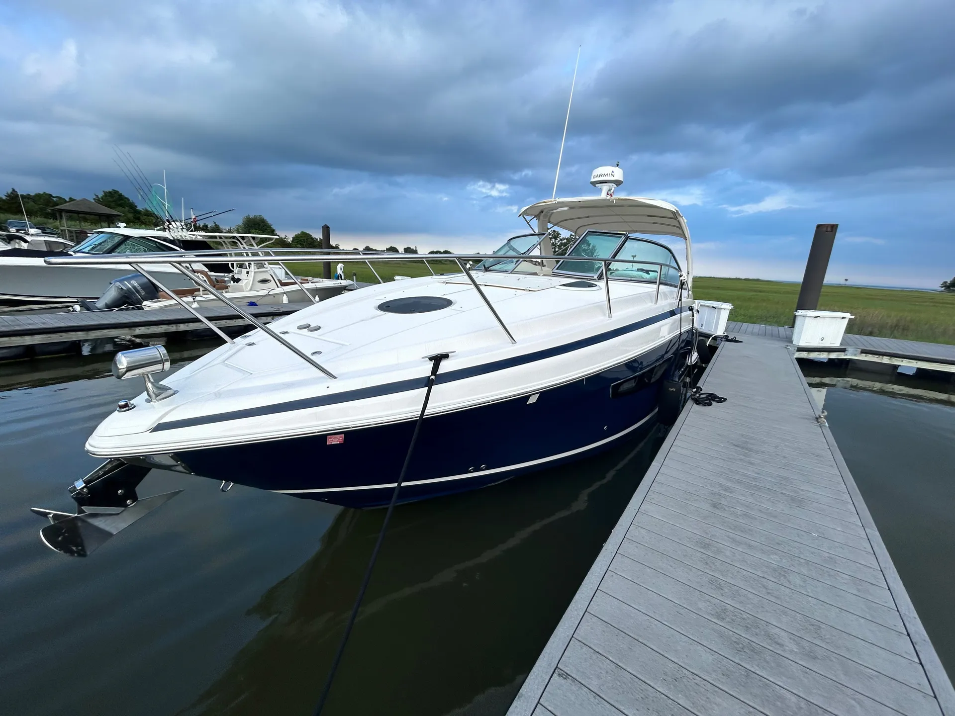 Beautiful, Clean &amp; Modern 35 Foot Express Cruiser!