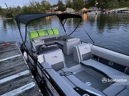 2022 Bennington BowRider Tritoon 250HP Yamaha *WE DELIVER TO YOUR LAKE