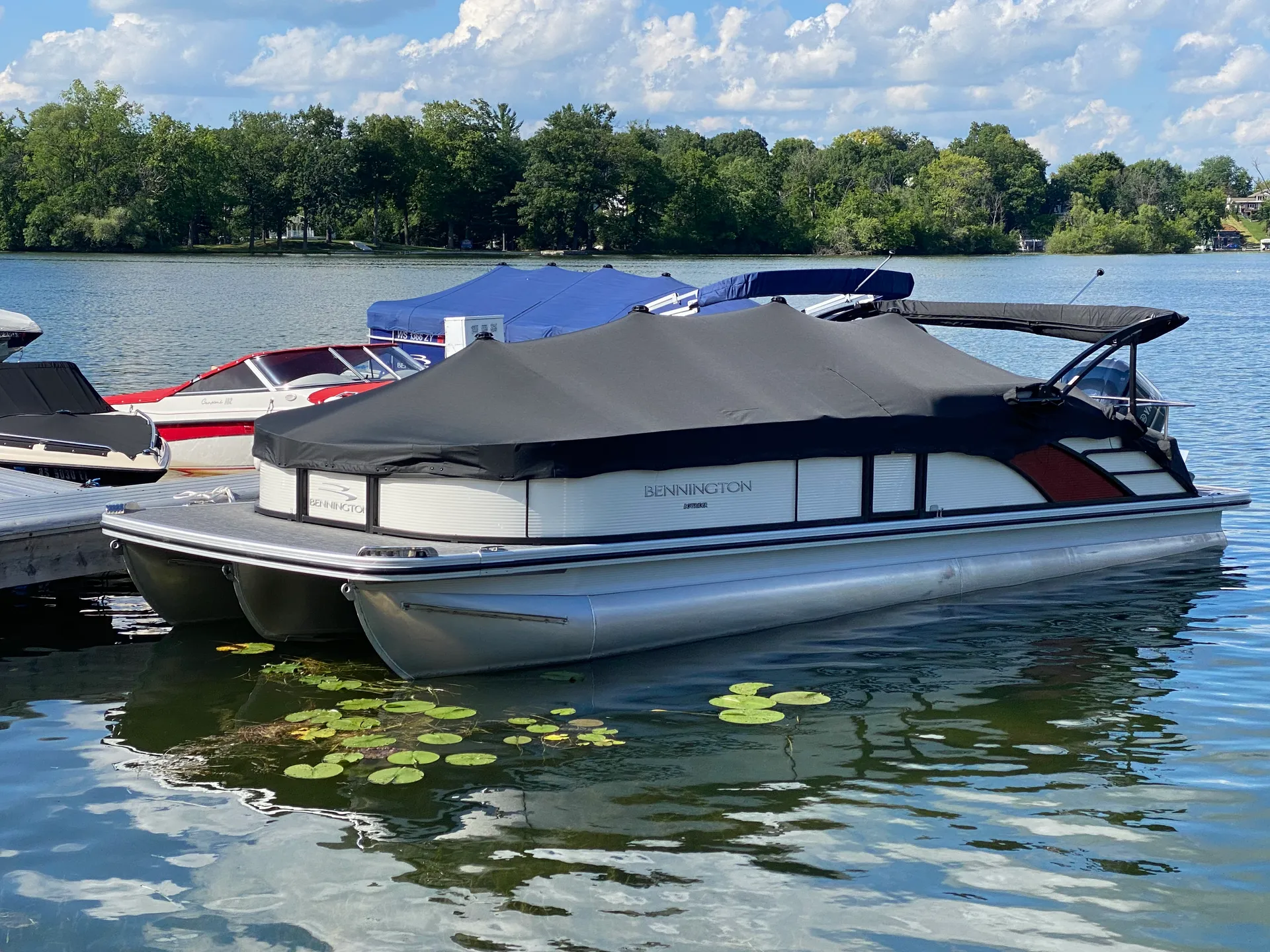 2022 Bennington BowRider Tritoon 250HP Yamaha *WE DELIVER TO YOUR LAKE