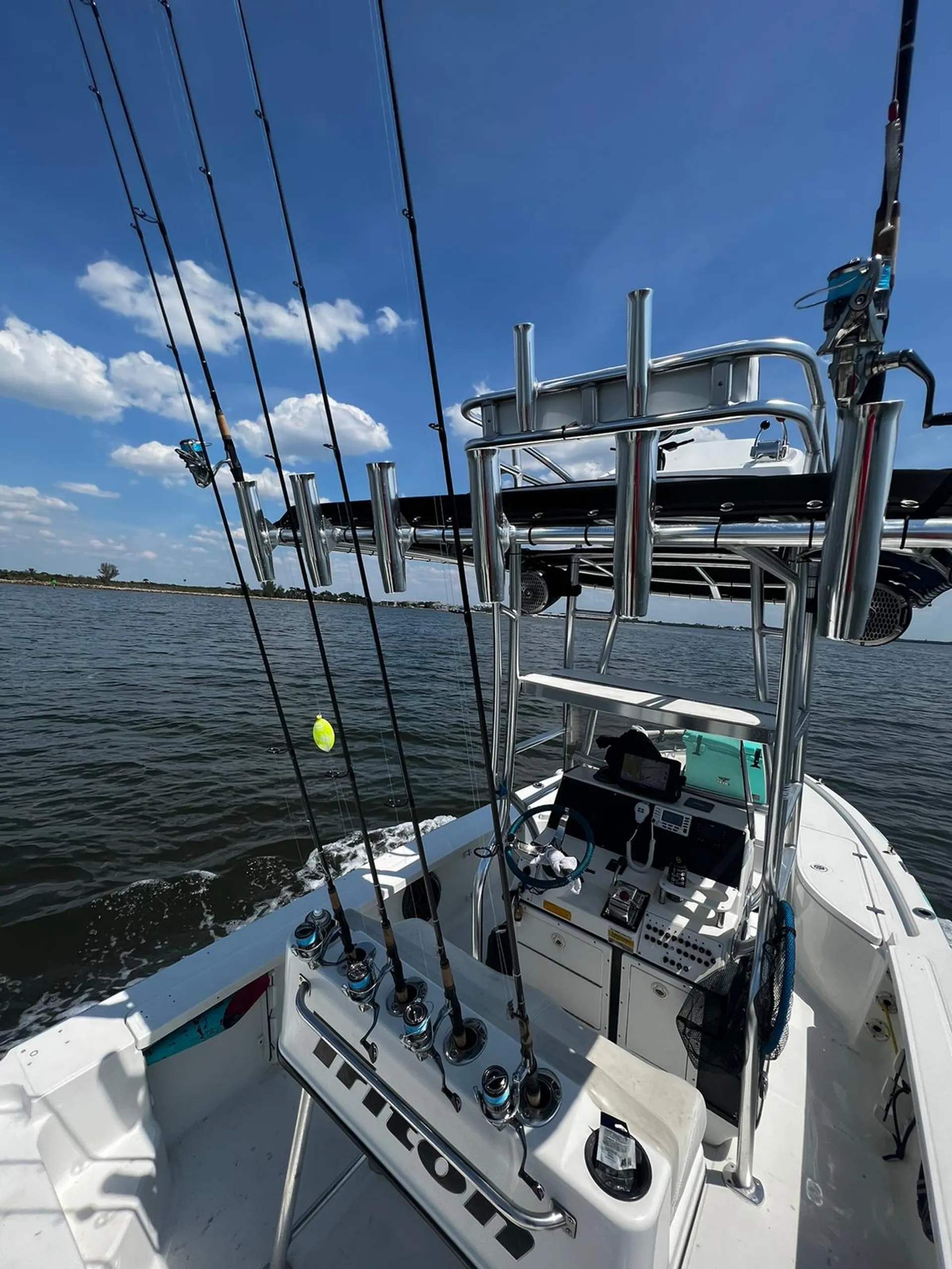 Triton (TN) 220 LTS in Ruskin, FL — photo 3