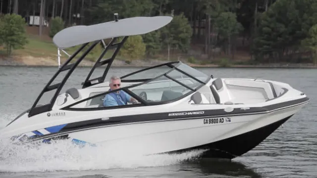 Rent a Yamaha bow rider in Huntersville, NC near me