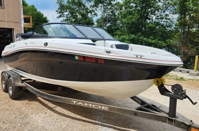 Rent a TAHOE BY TRACKER MARINE bow rider in Garfield, AR near me