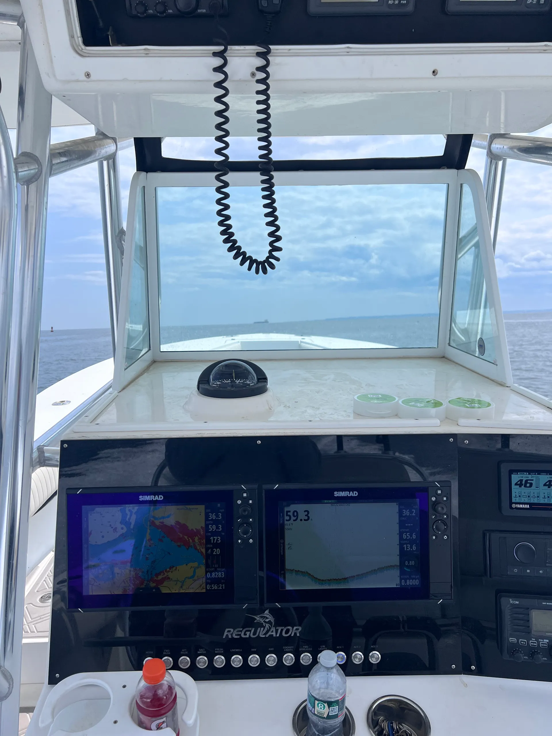 32' Center Console for a fun day on the water or sandbar