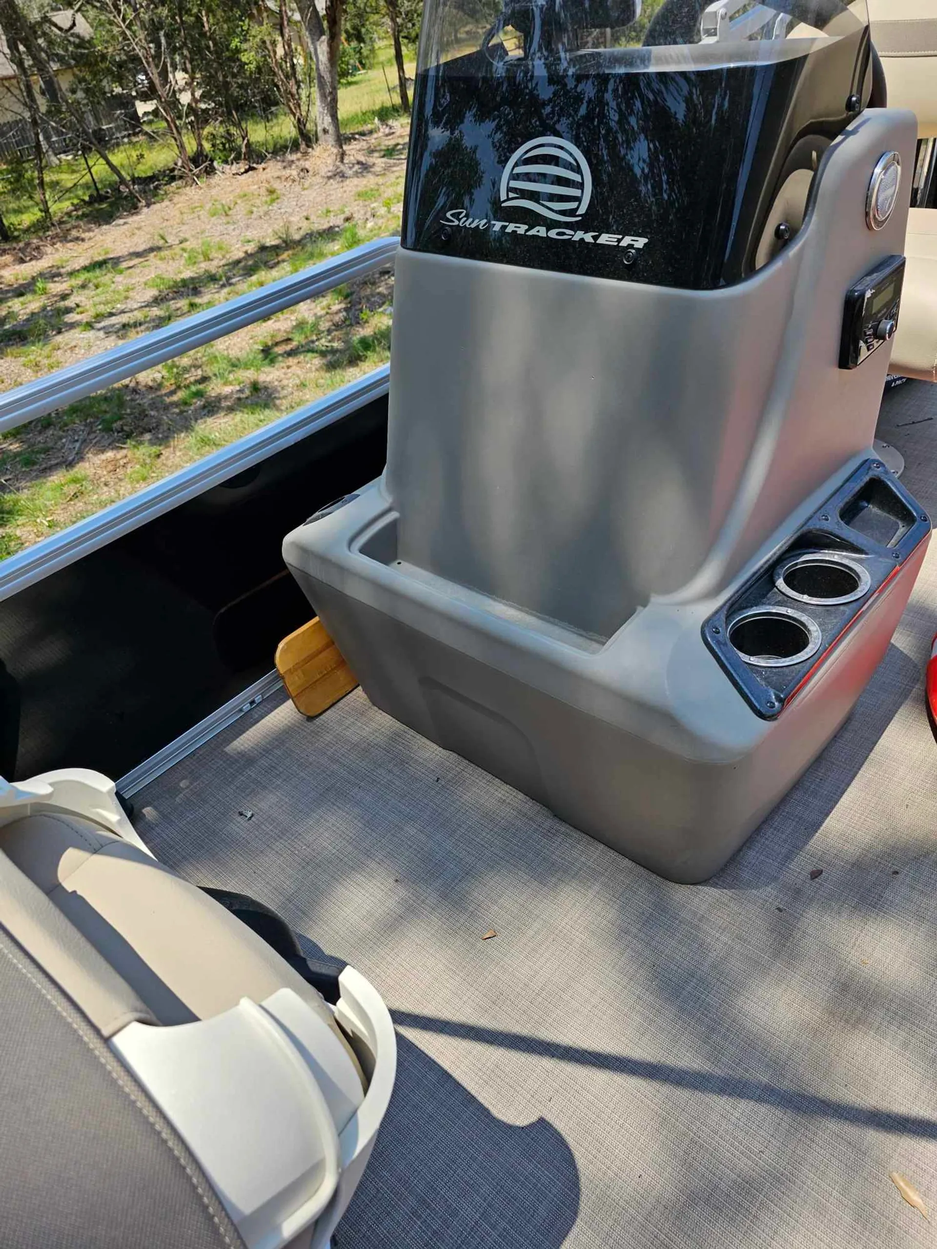 SUN TRACKER BASS BUGGY 18 DLX in New Braunfels, TX — photo 10