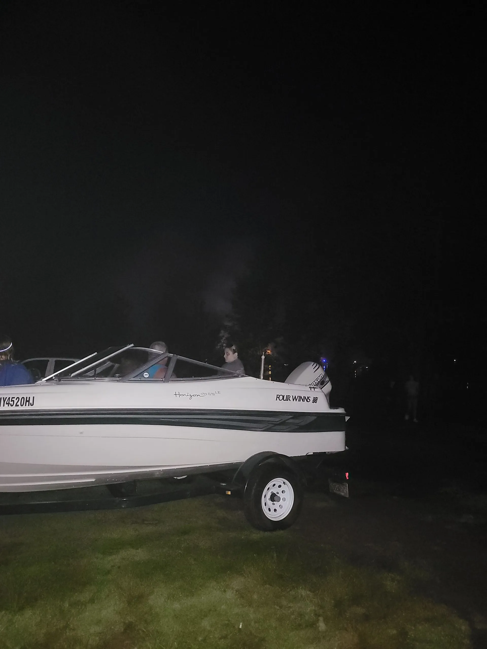 FOUR WINNS BOATS 170 HORIZON W/TRAILER in Liberty, NY — photo 8