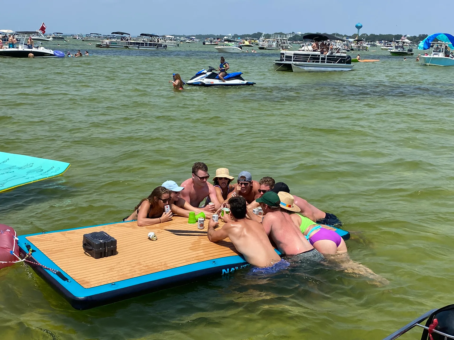 Tiki Themed Hula-Mama 30 ft pontoon 2slides 150 HP Fuel Included 