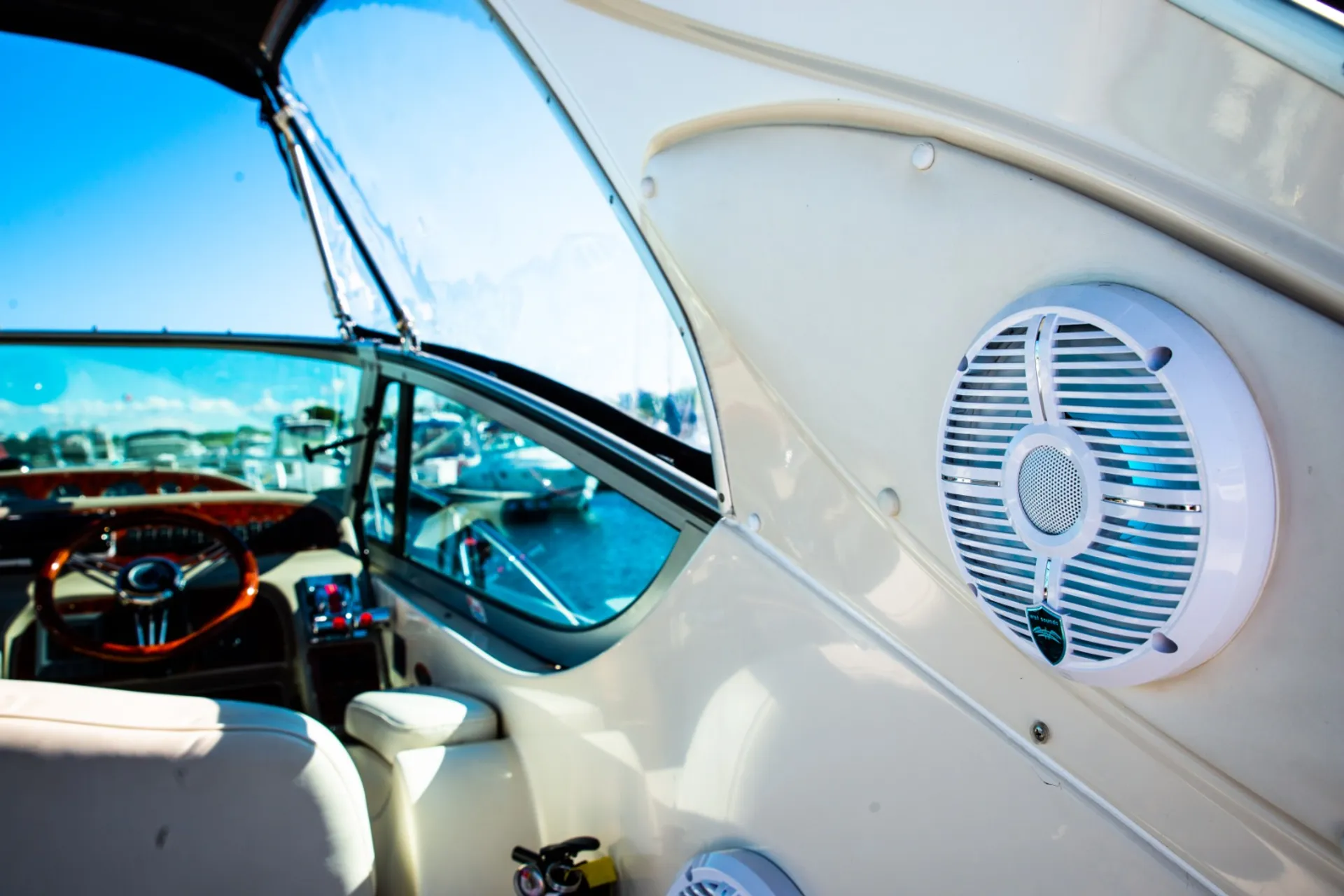 Play Pen Cruise - 40 foot Maxum Yacht - Discounts Available