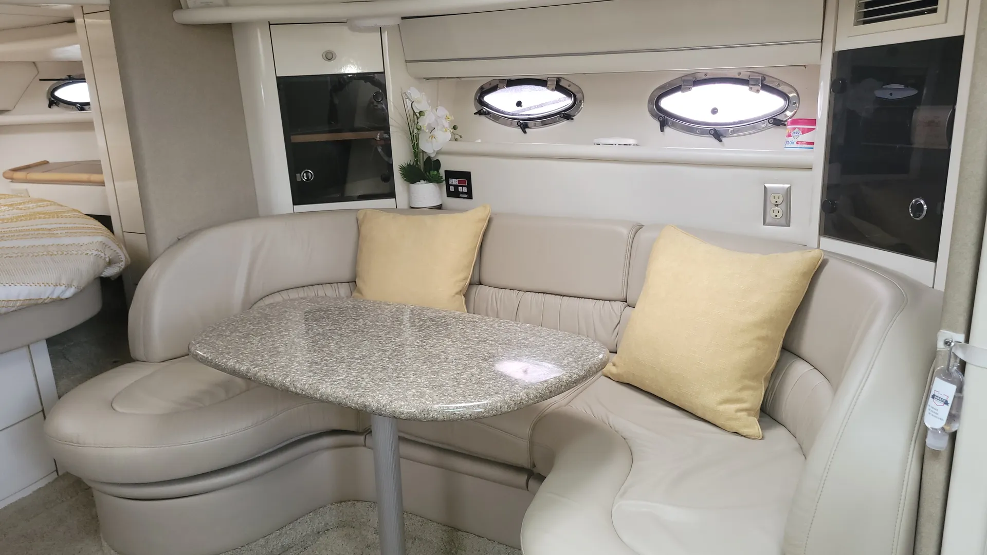 Play Pen Cruise - 40 foot Maxum Yacht - Discounts Available