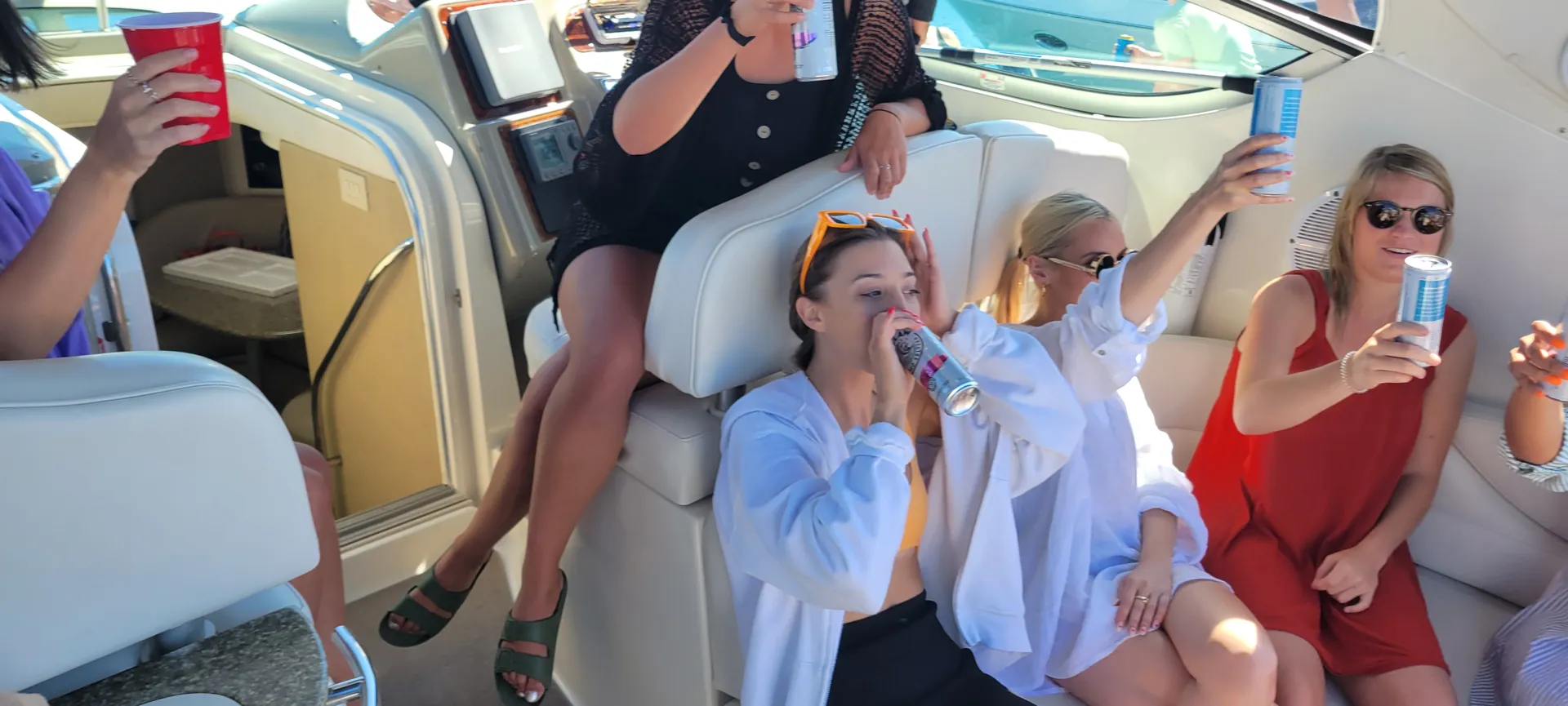 Play Pen Cruise - 40 foot Maxum Yacht - Discounts Available