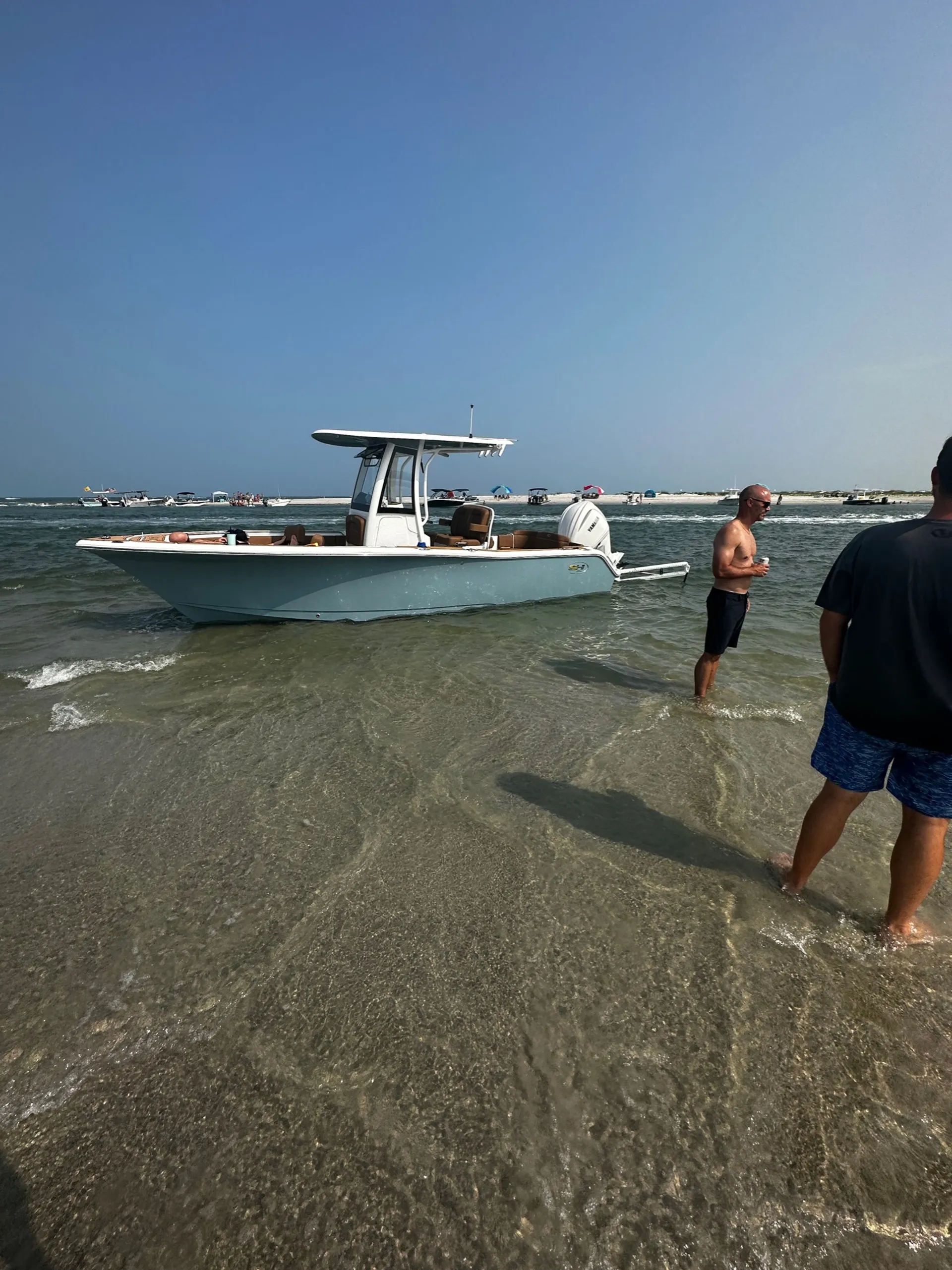 BEAUTIFUL NEW 24’ Sea Hunt Ultra W/Captain & Fuel- Seats 6