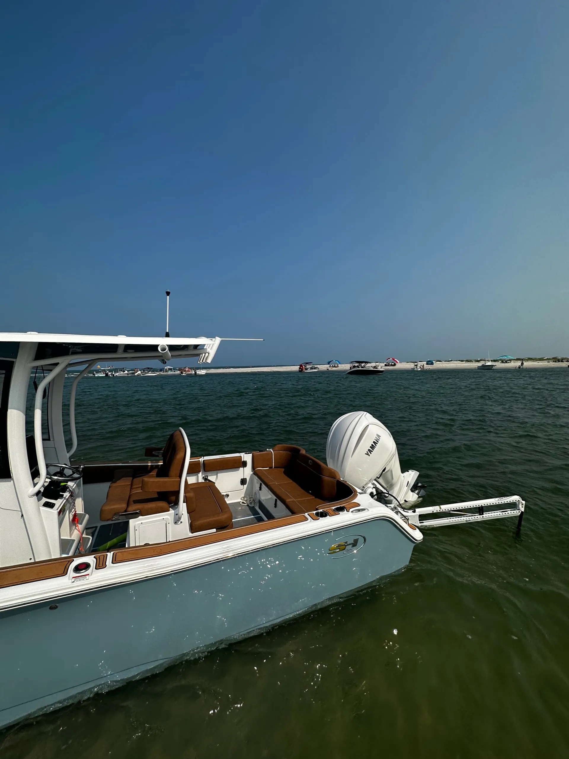 BEAUTIFUL NEW 24’ Sea Hunt Ultra W/Captain & Fuel- Seats 6