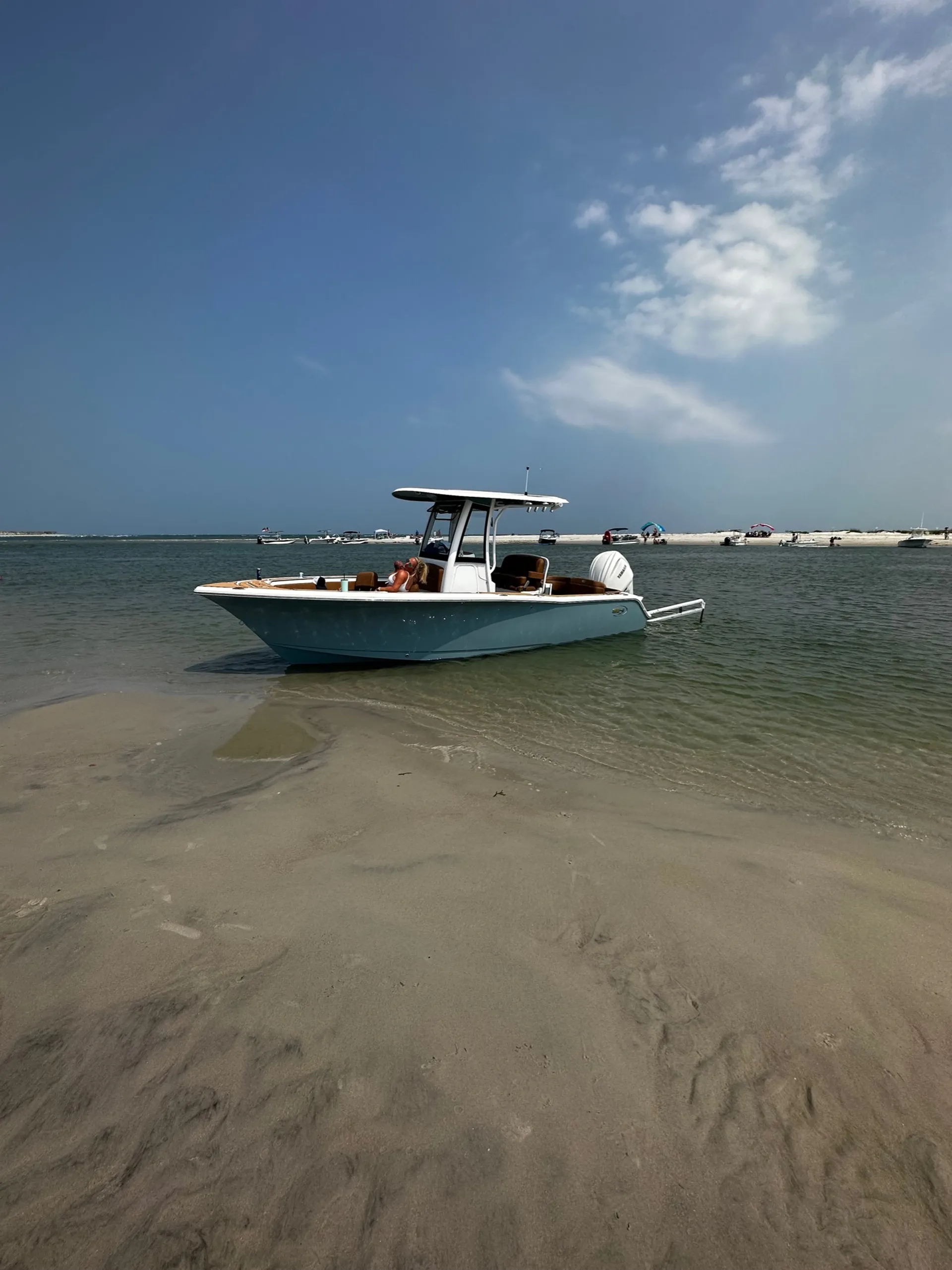 BEAUTIFUL NEW 24’ Sea Hunt Ultra W/Captain & Fuel- Seats 6