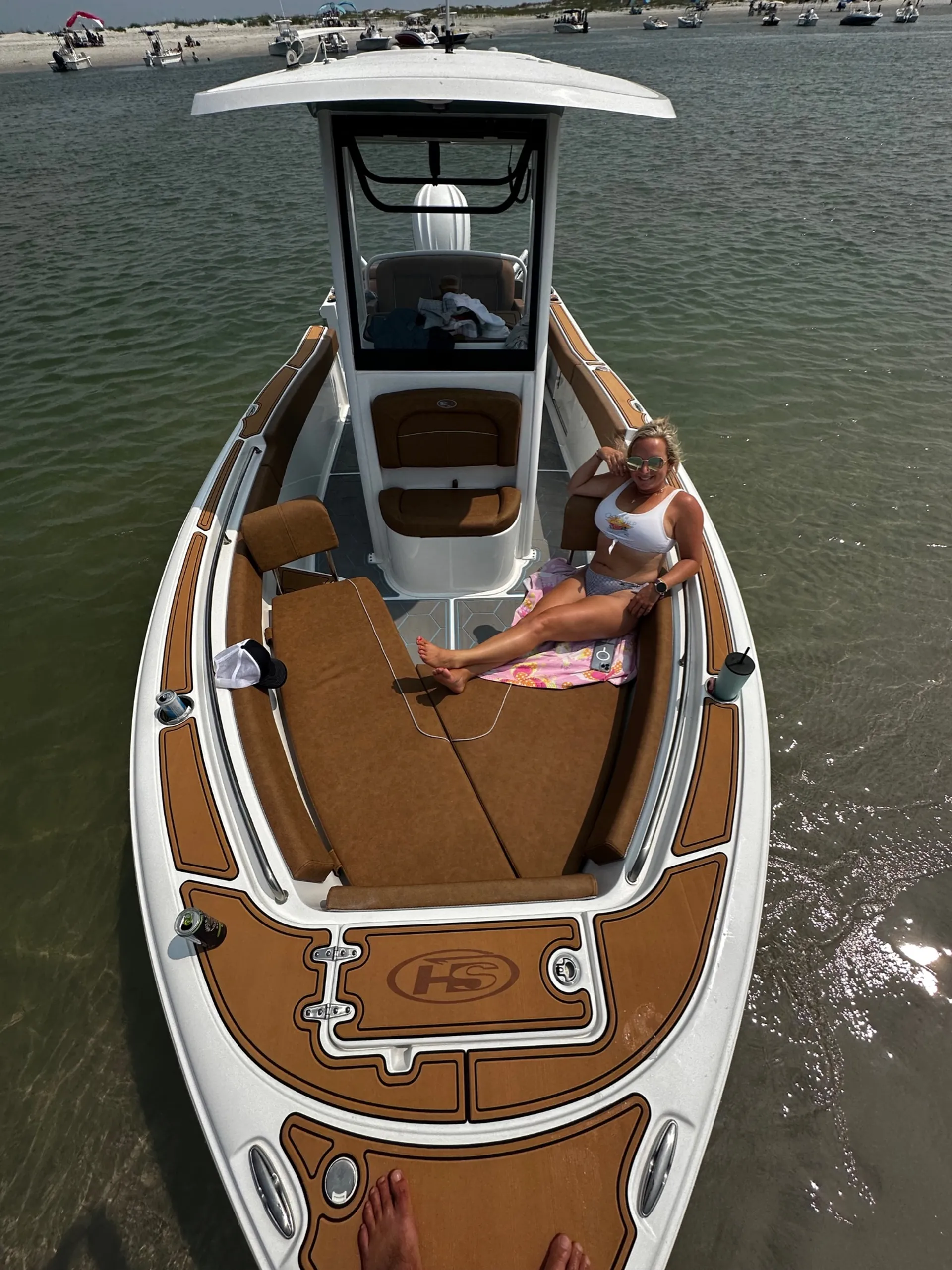 BEAUTIFUL NEW 24’ Sea Hunt Ultra W/Captain & Fuel- Seats 6
