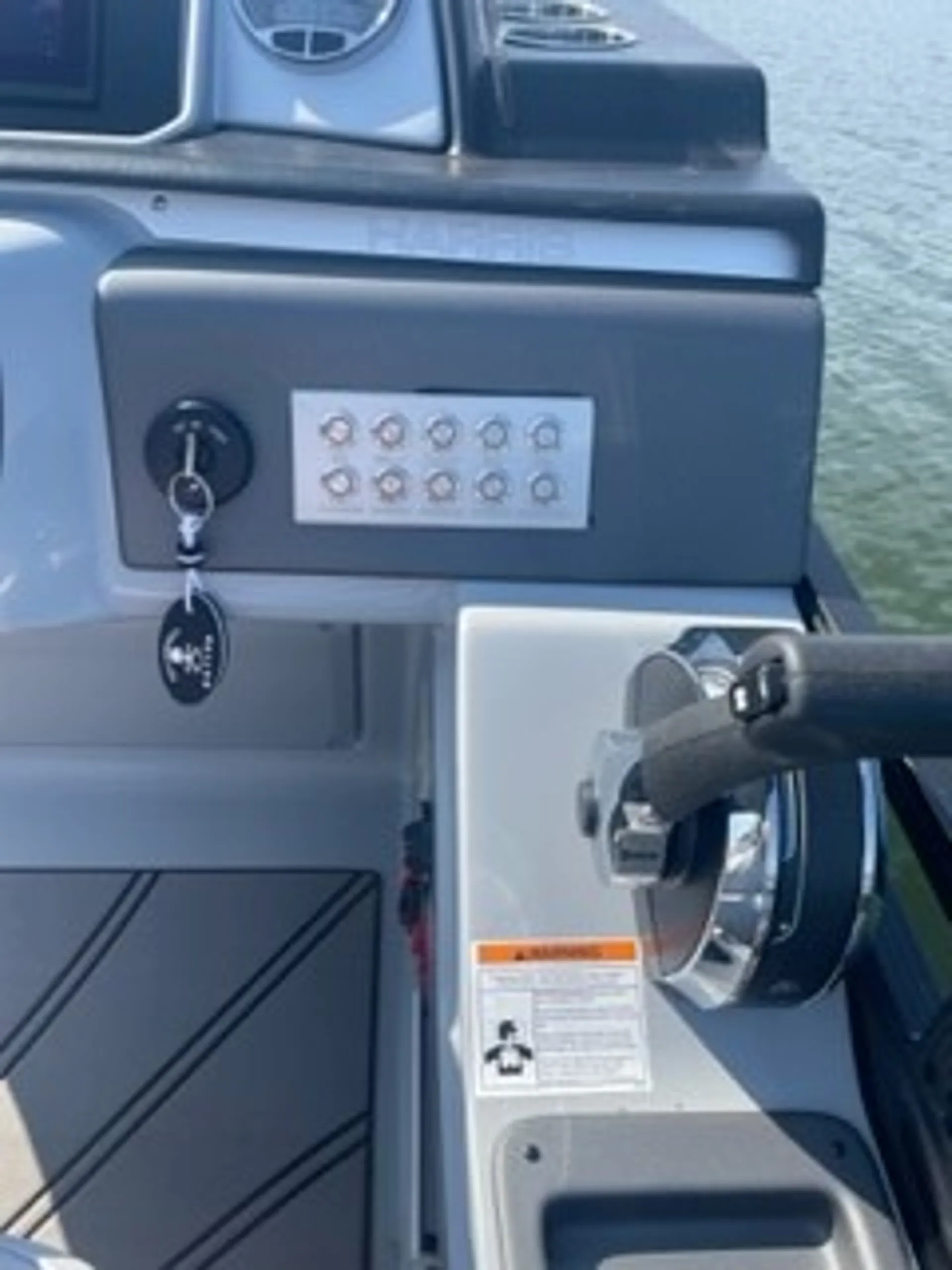 HARRIS BOATS 230 SOLSTICE SERIES TRITOON in Gainesville, GA — photo 7