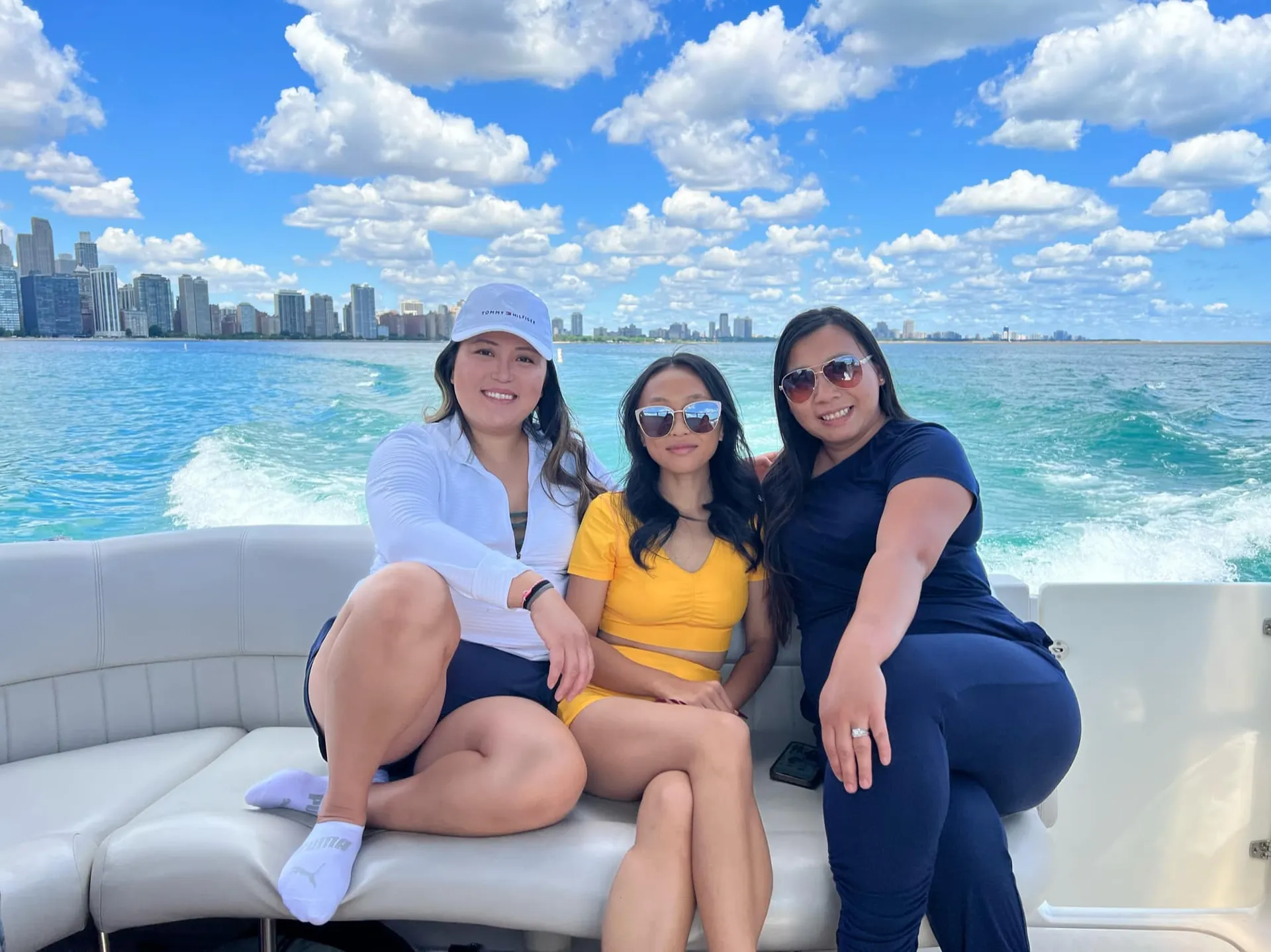 37' Yacht - Includes Gas &amp; Lily Pad! One Big Outdoor Seating Area!