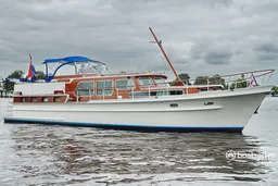 Luxurious Cruising Yacht