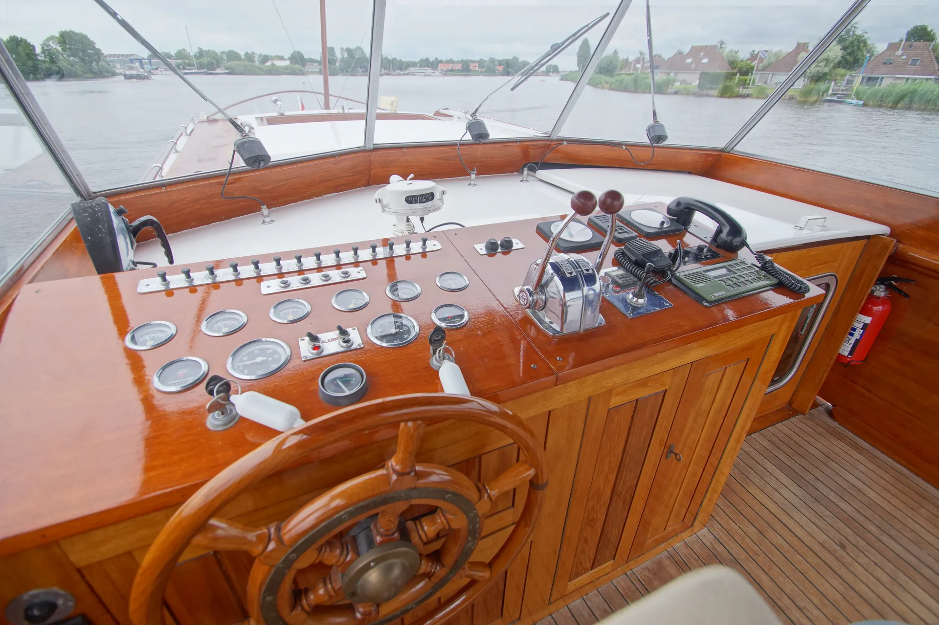 Luxurious Cruising Yacht