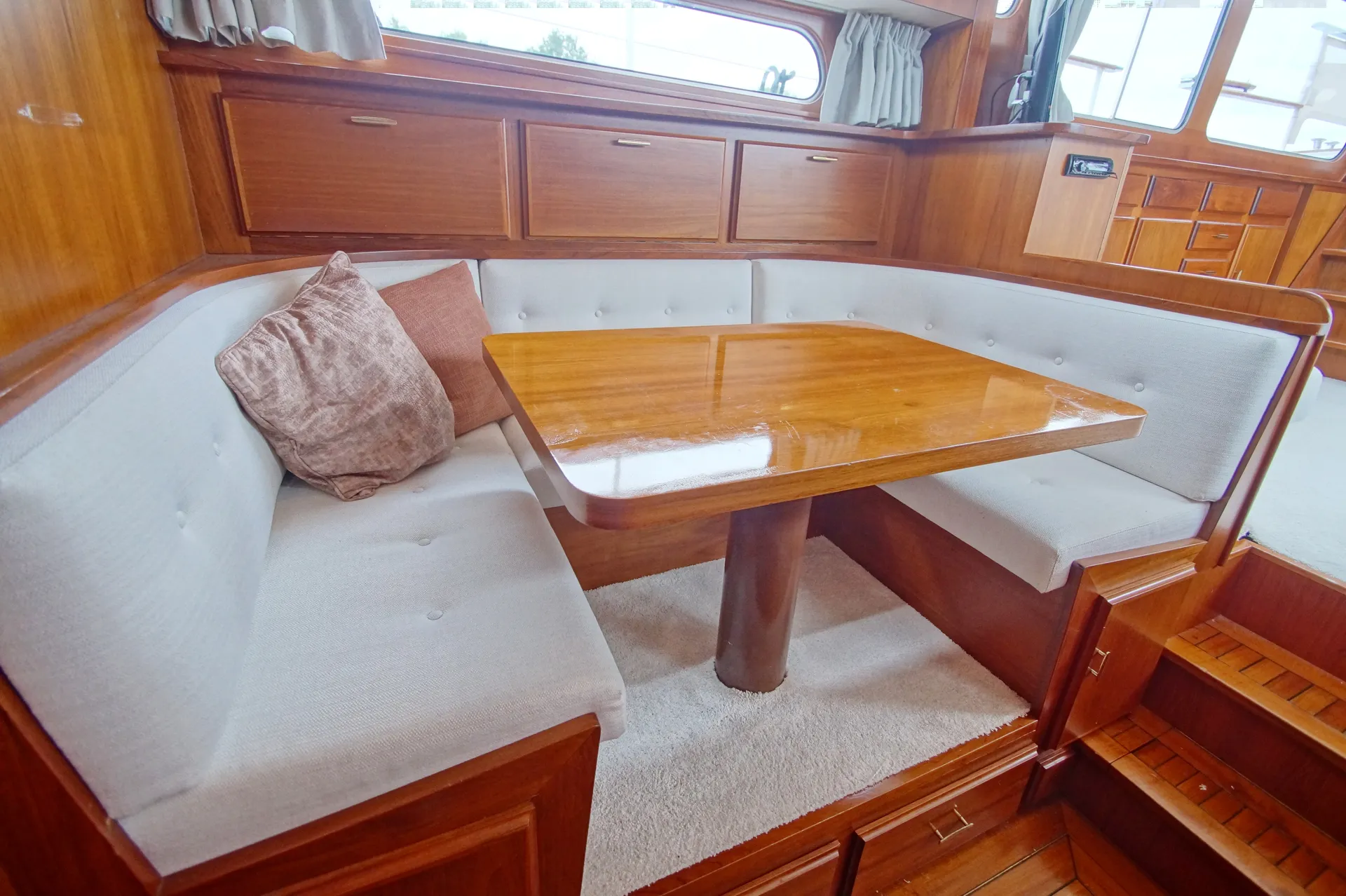 Luxurious Cruising Yacht