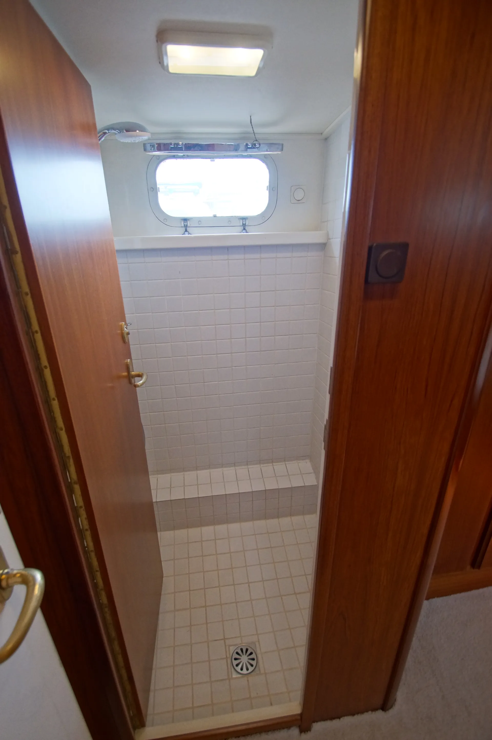 Luxurious Cruising Yacht