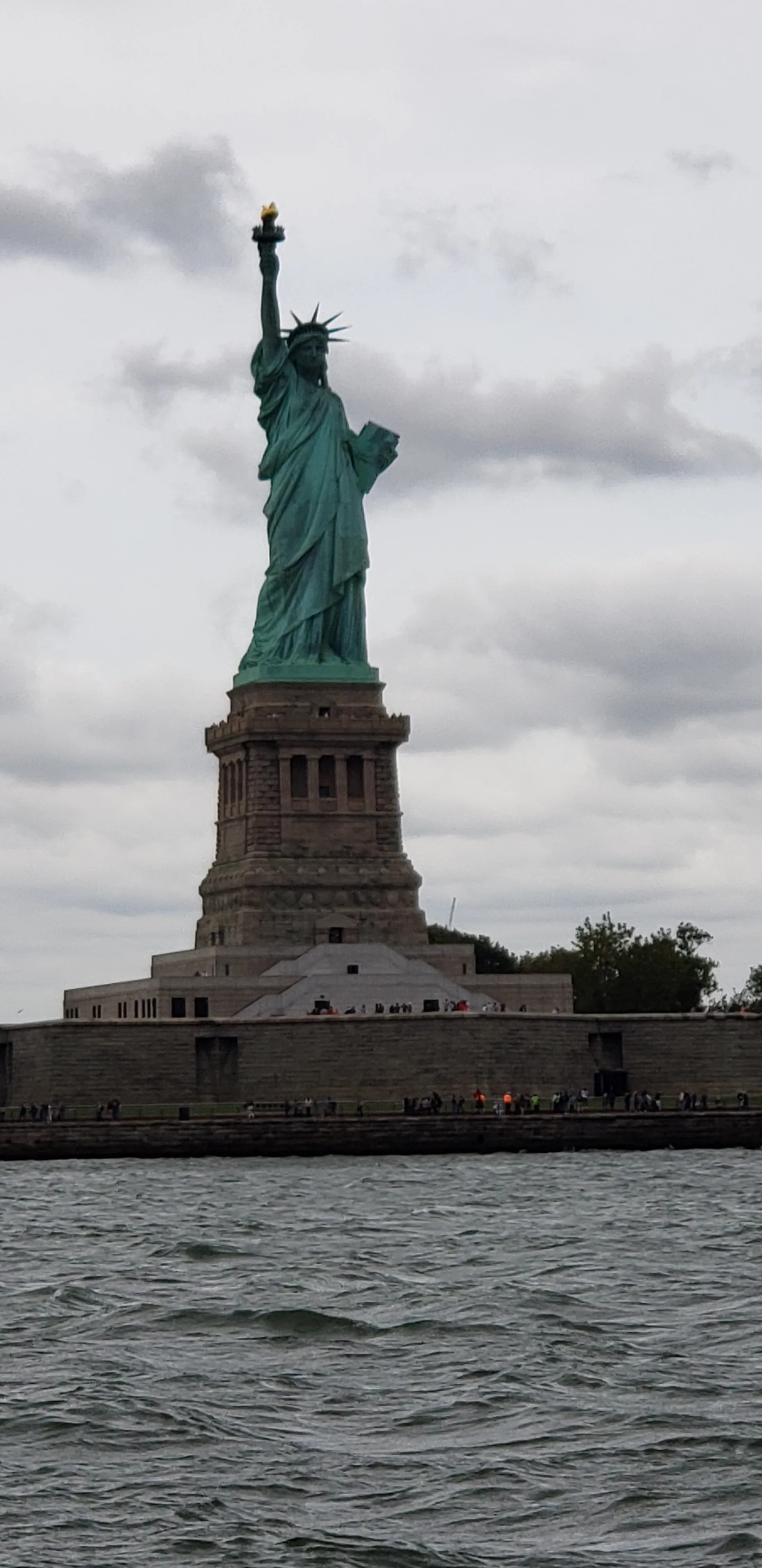 N.Y. Tours and Harbor cruises. Fishing excursions / Statue of Liberty