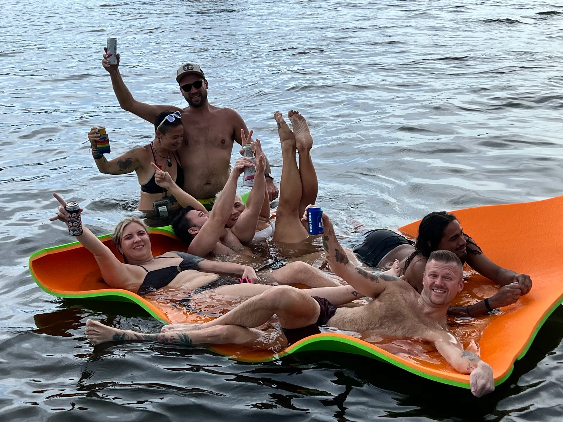 Comfortable and spacious 28’ Pontoon 