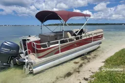 Bennington 22 SSi Pontoon with plush seating 