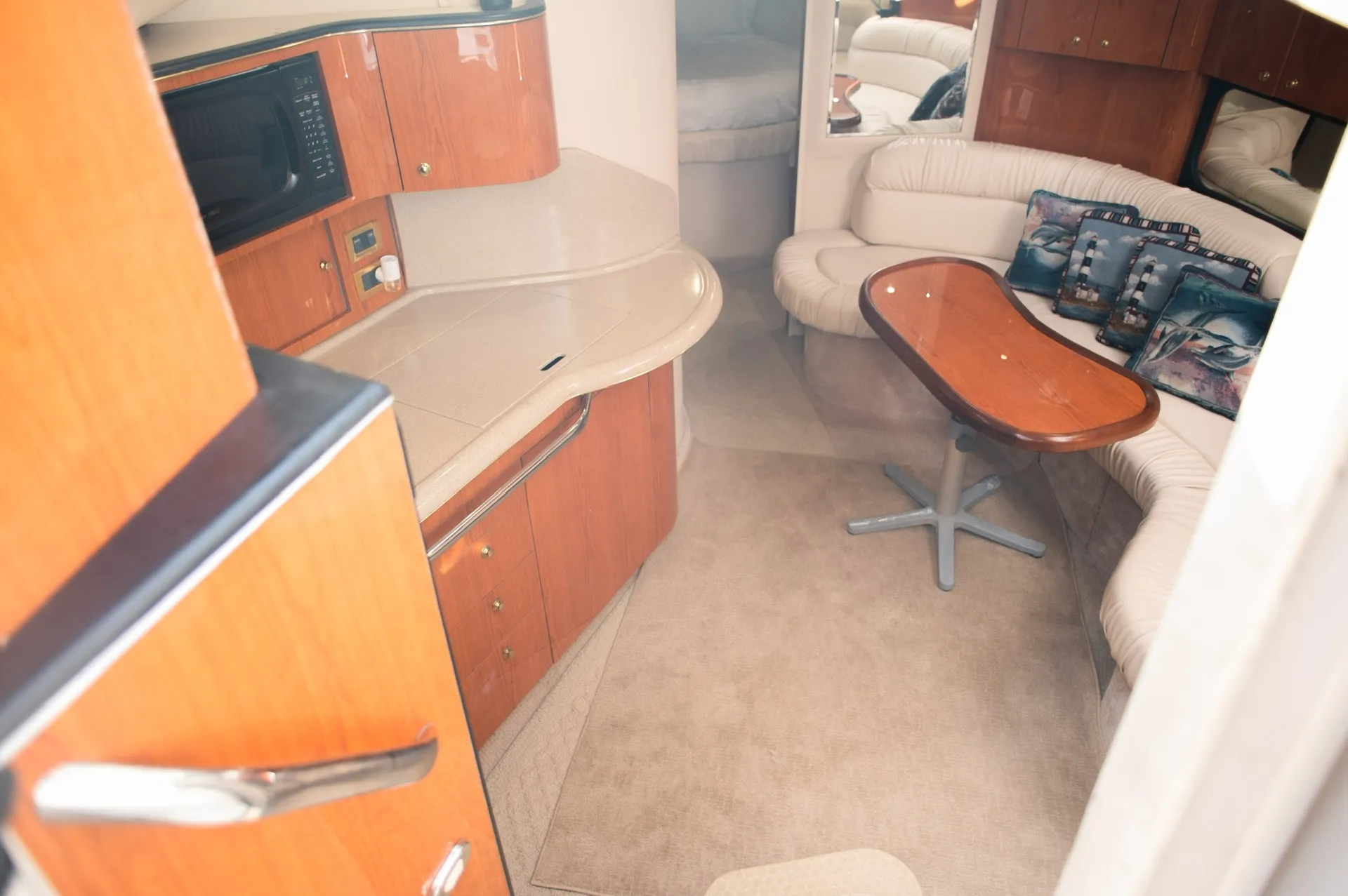 Sea Ray Boats 380 Sundancer in Miami, FL — photo 3