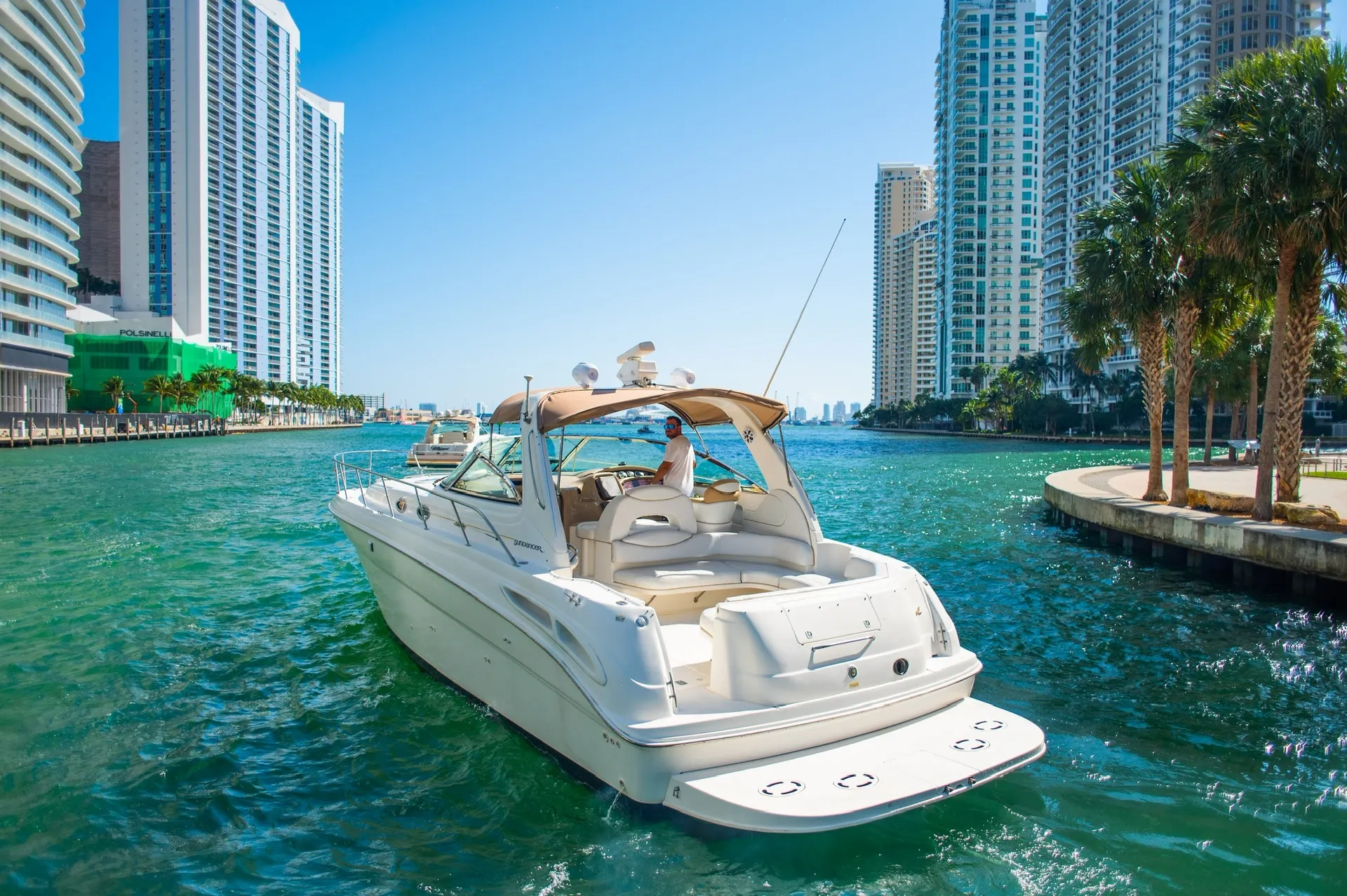 Sea Ray Boats 380 Sundancer in Miami, FL — photo 10