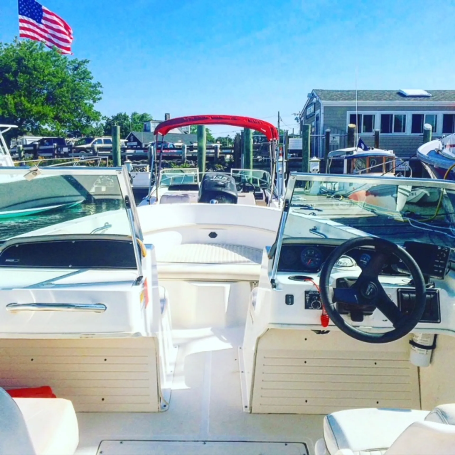 20' Dauntless Boston Whaler for up to 9 People