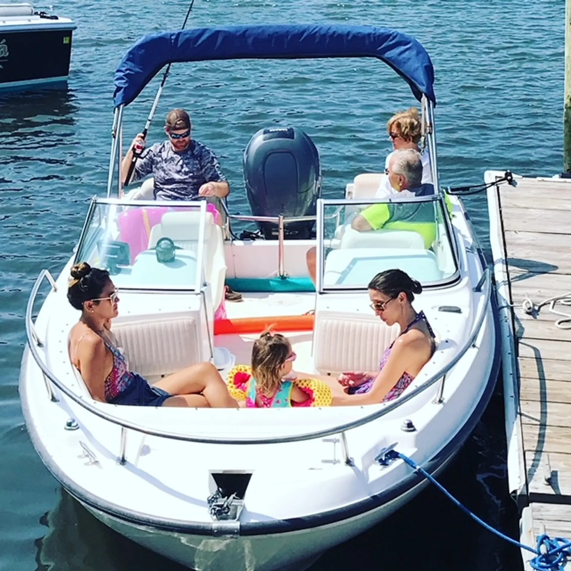 "The Perfect Beach Day Awaits: Spacious 20′ Dauntless for Rent!"