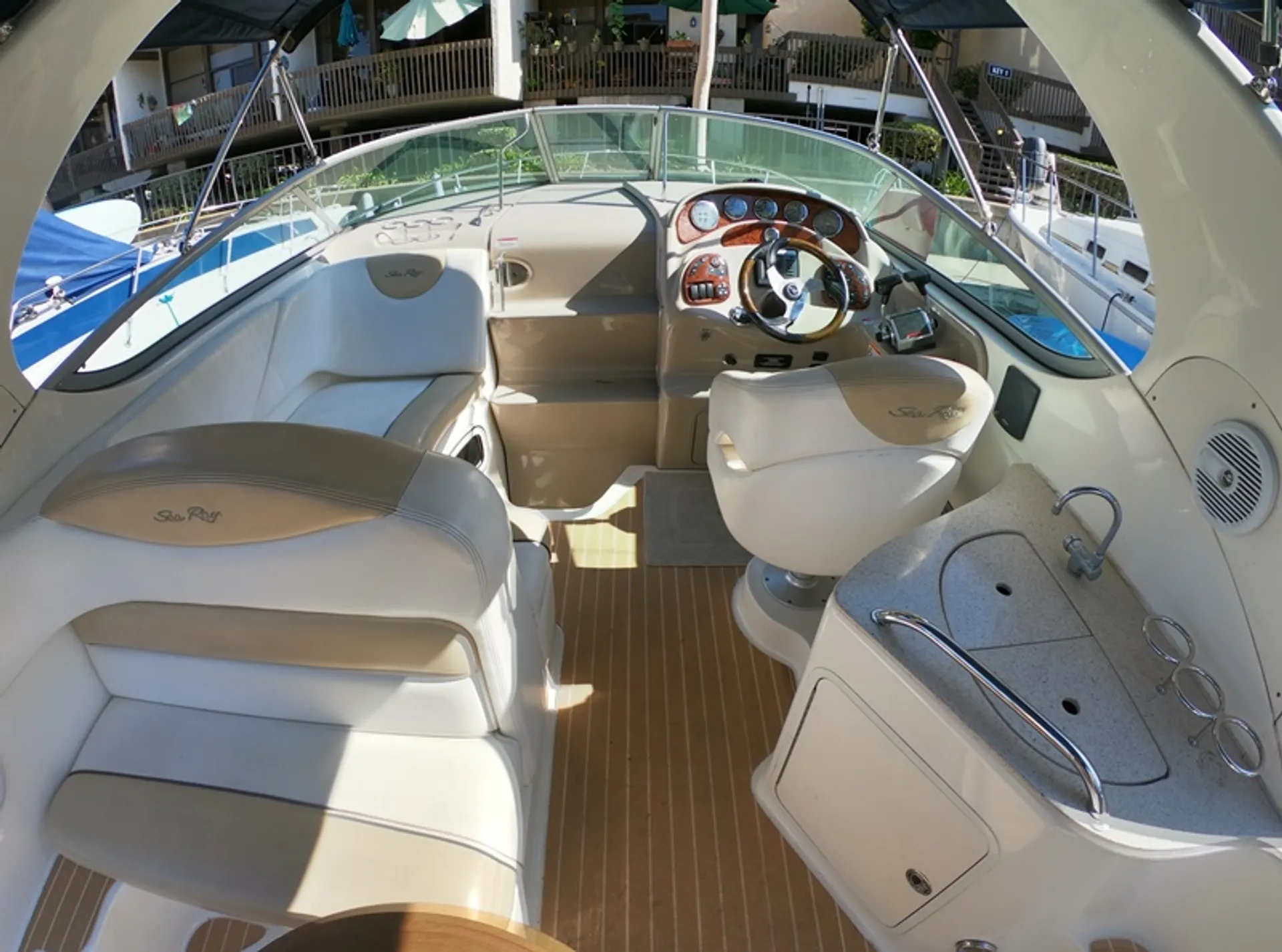 Sea Ray Boats 280 Sundancer in North Miami Beach, FL — photo 10