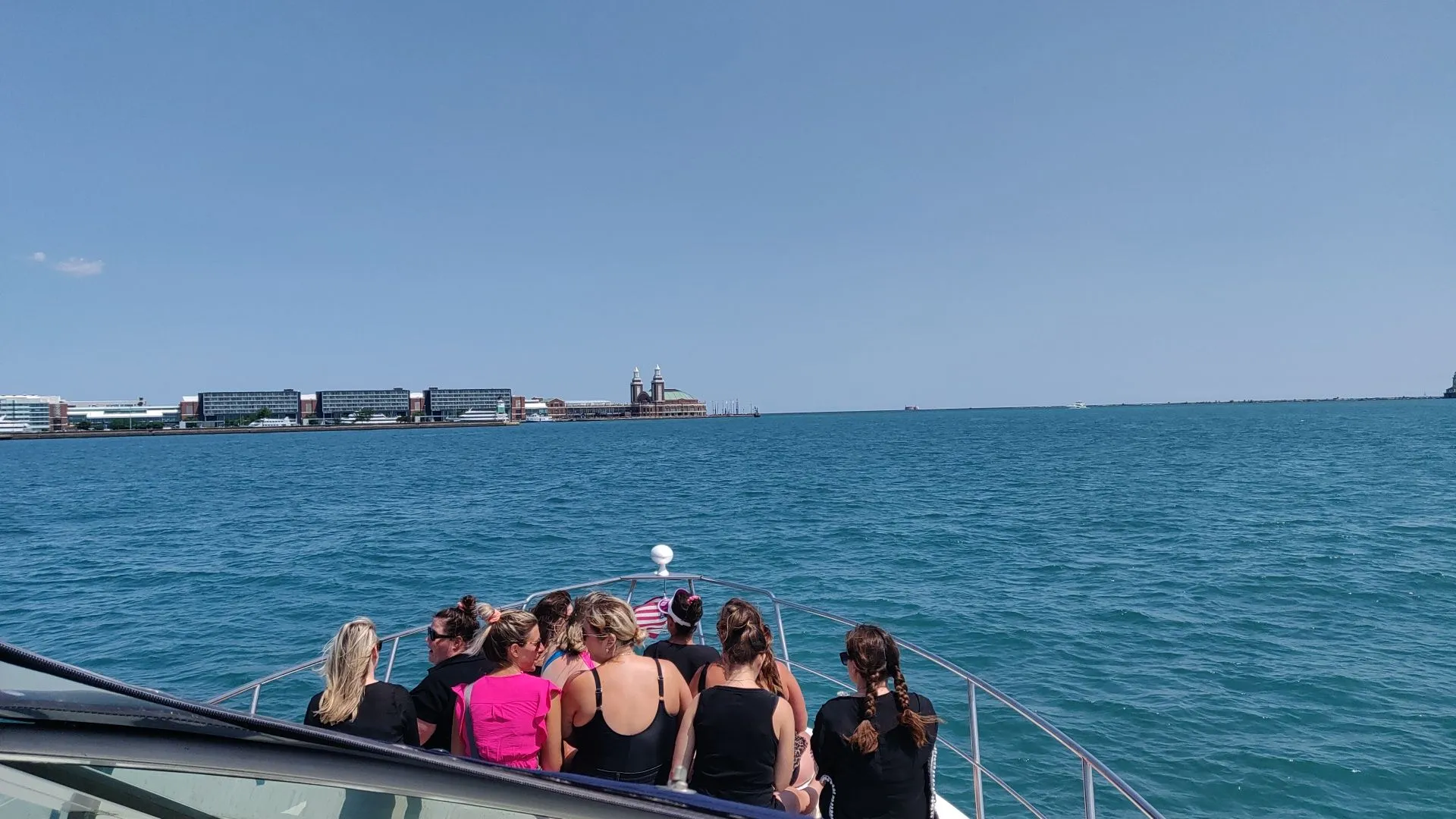 40’ Luxury Cruiser Yacht | Private Lake Michigan Experience