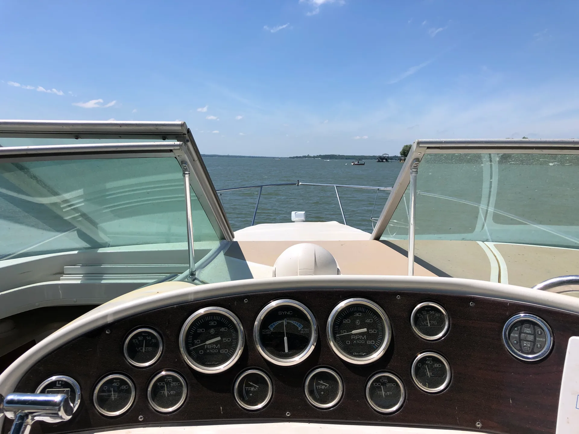 Chris Craft 328 Express Cruiser in Fort Worth, TX — photo 7