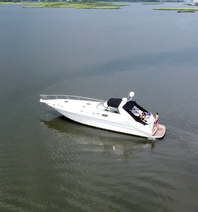Rent a Sea Ray Boats cruiser in Rumson, NJ near me