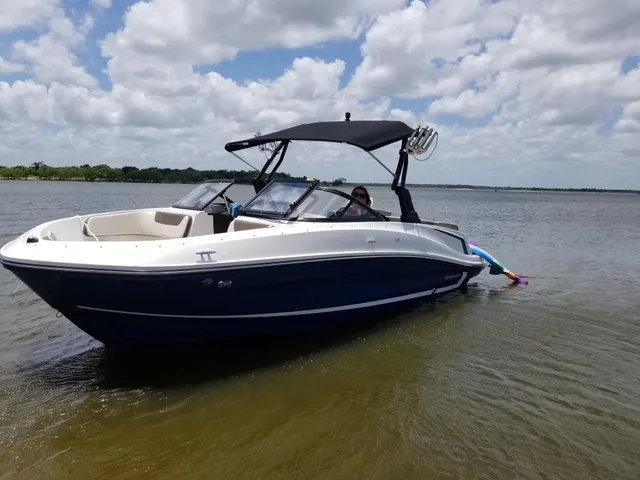 Rent a BAYLINER bow rider in Brenham, TX near me