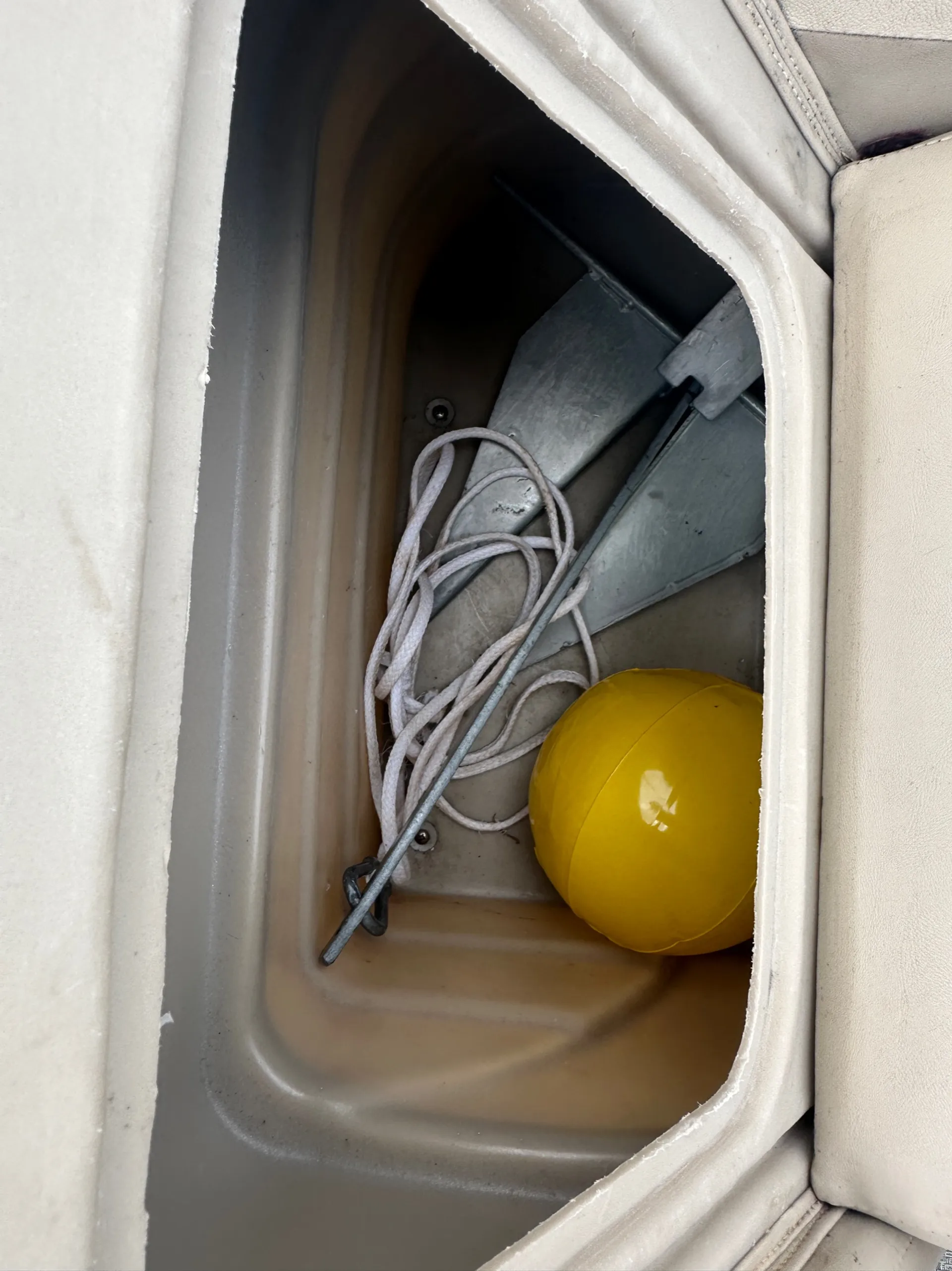 Bennington Tritoon 150HP 