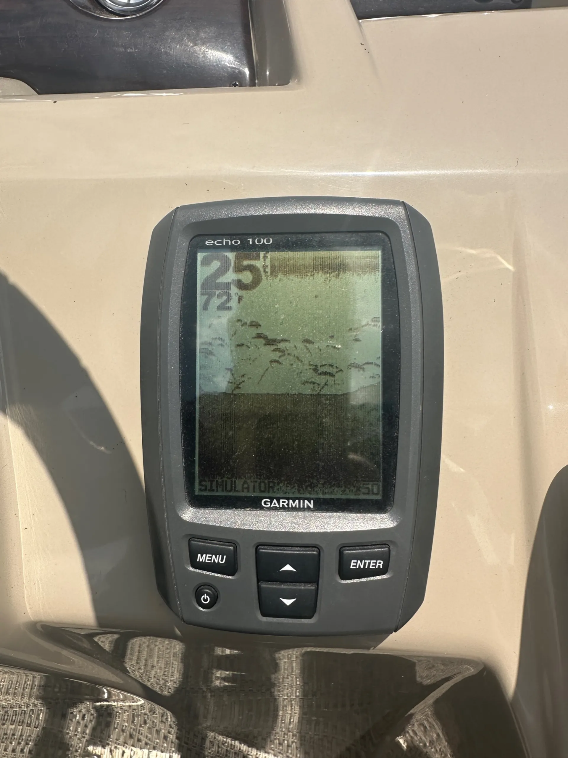 Bennington Tritoon 150HP 