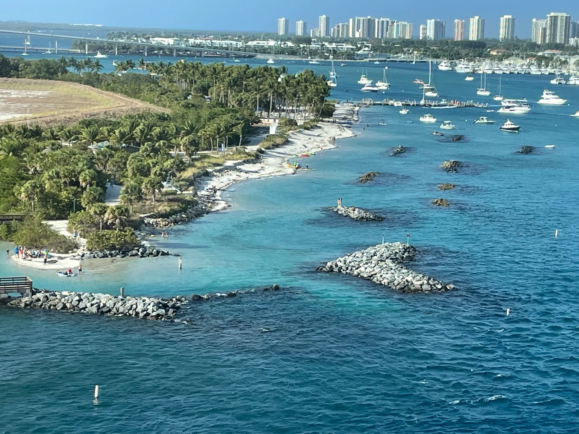 Luxury boat that fits 12 guests - Restroom - Free Fuel 