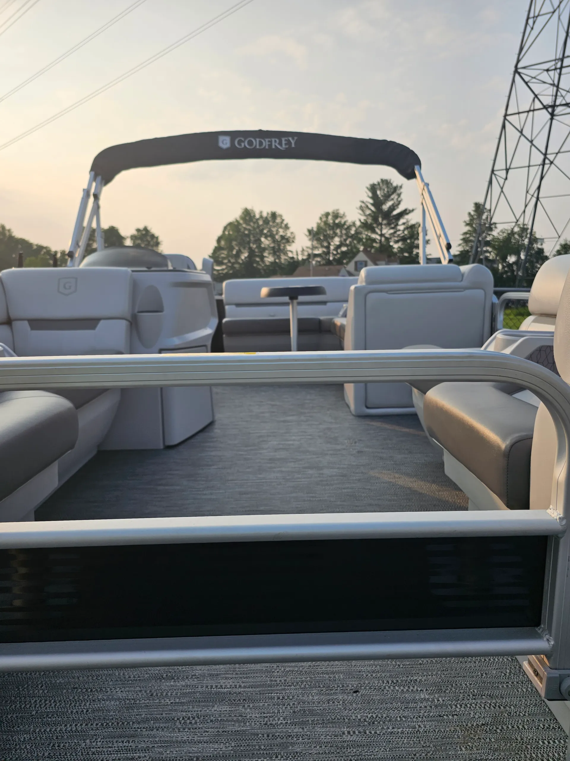 Boat In Peace On The Serenity! Beautiful and Clean Pontoon Boat!