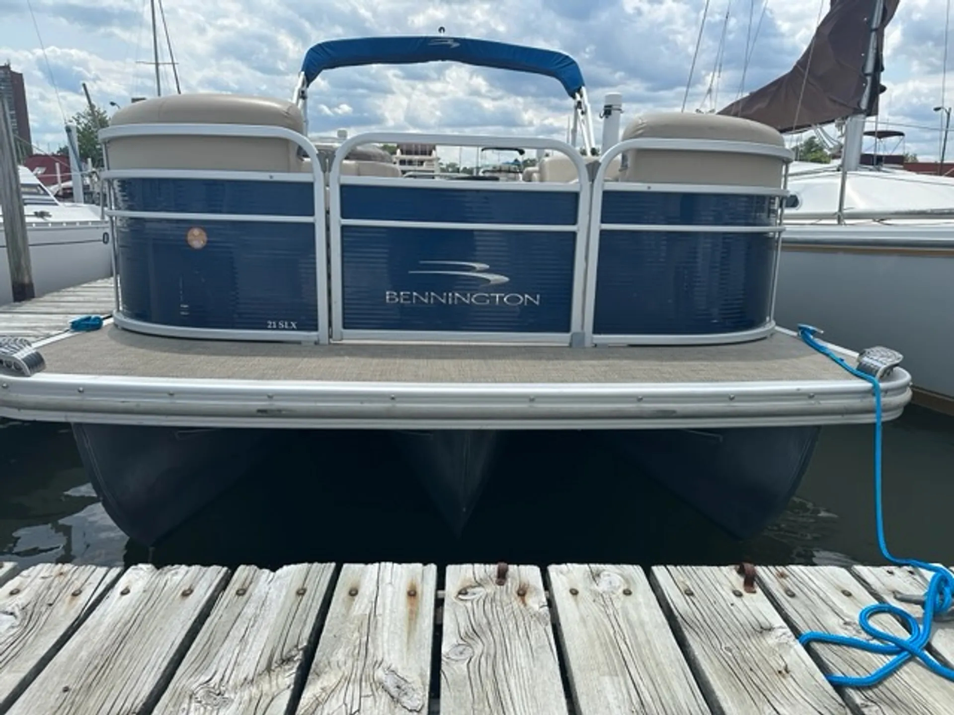Bennington Tritoon 150HP 