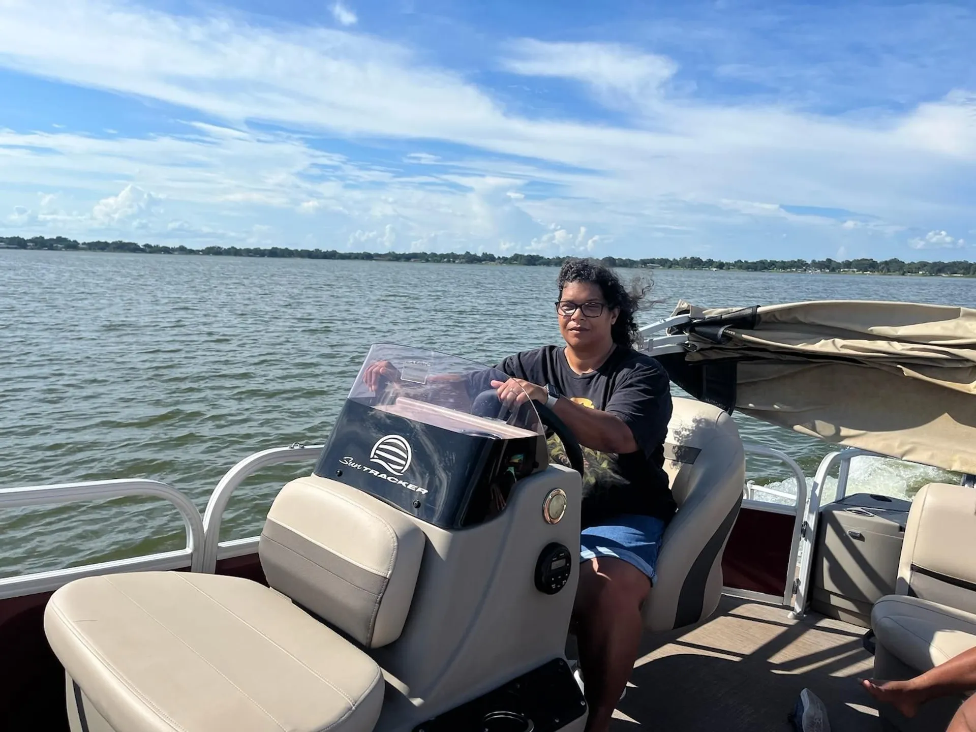 SUN TRACKER BASS BUGGY 18 DLX in Eagle Lake, FL — photo 9