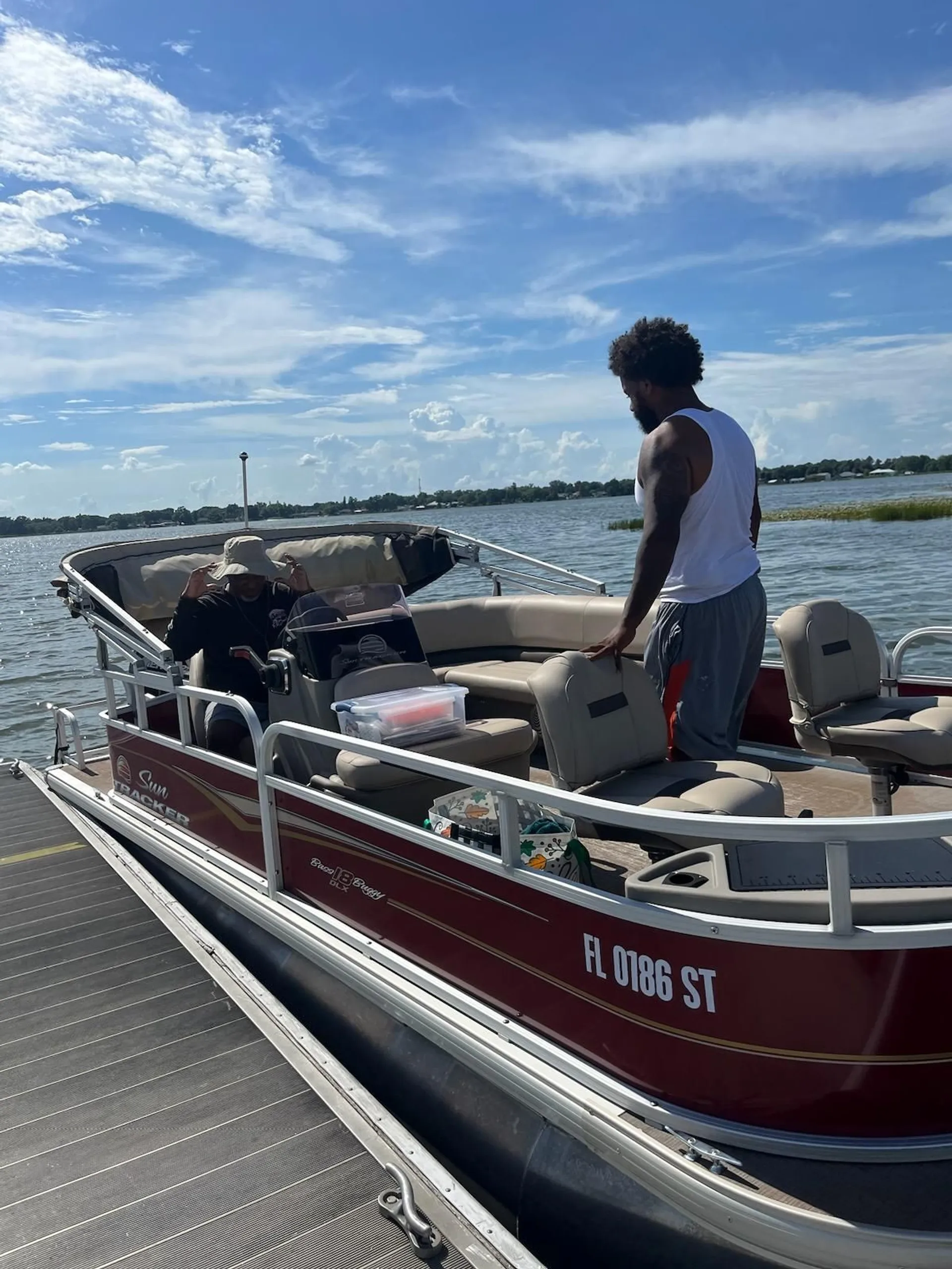 SUN TRACKER BASS BUGGY 18 DLX in Eagle Lake, FL — photo 8