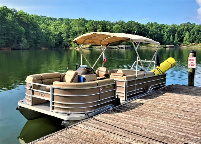 Rent a Veranda pontoon in Clover, SC near me