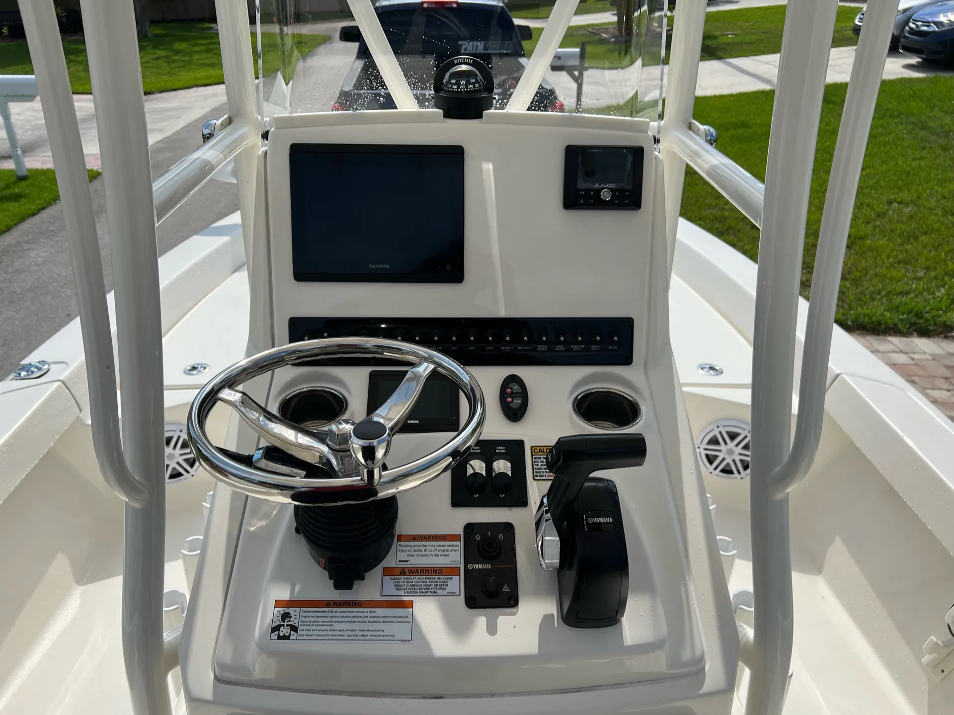 PATHFINDER BOATS 2200 TRS W/F200XA YAMAHA in Jupiter, FL — photo 4